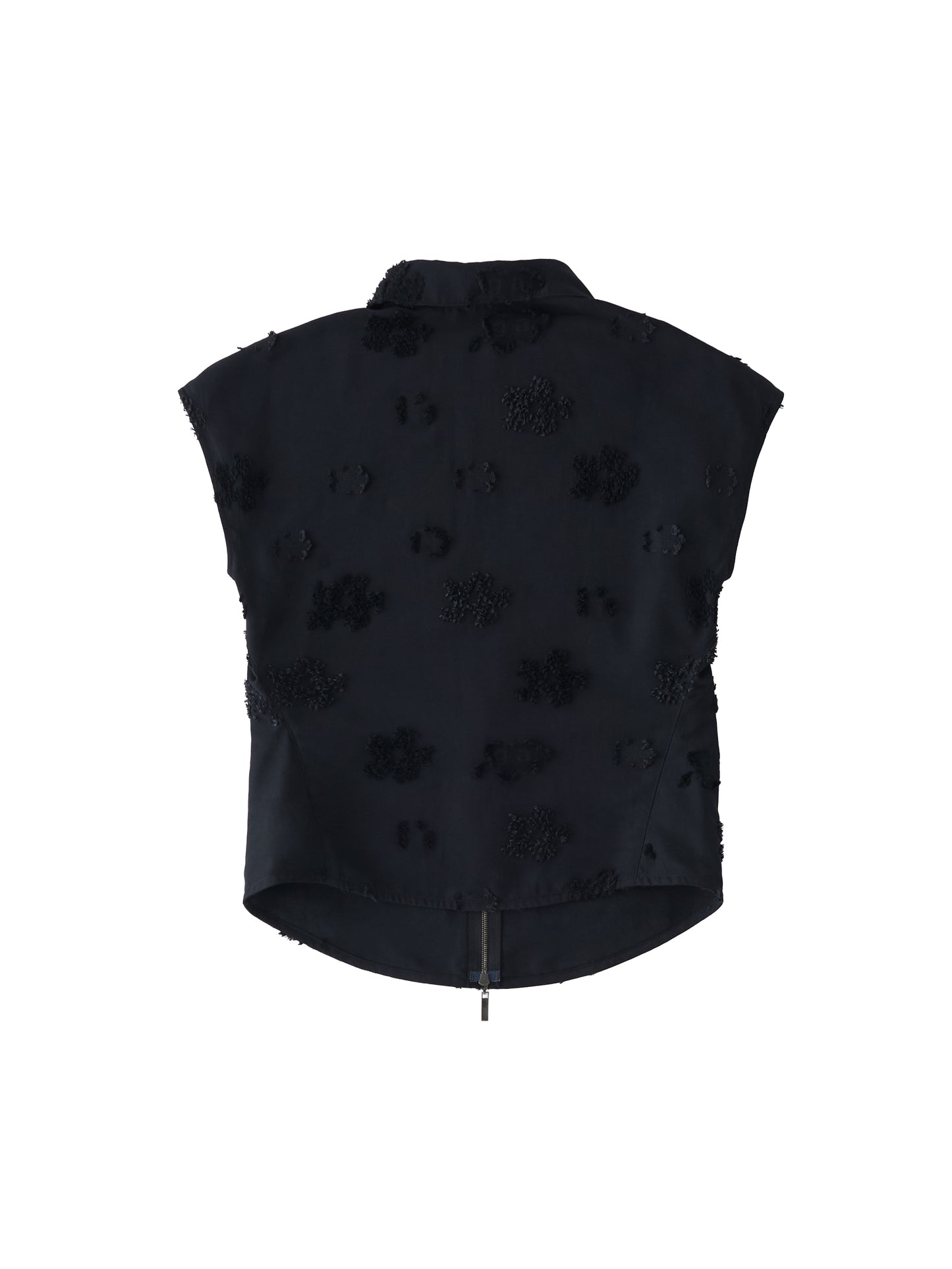color:BLACK