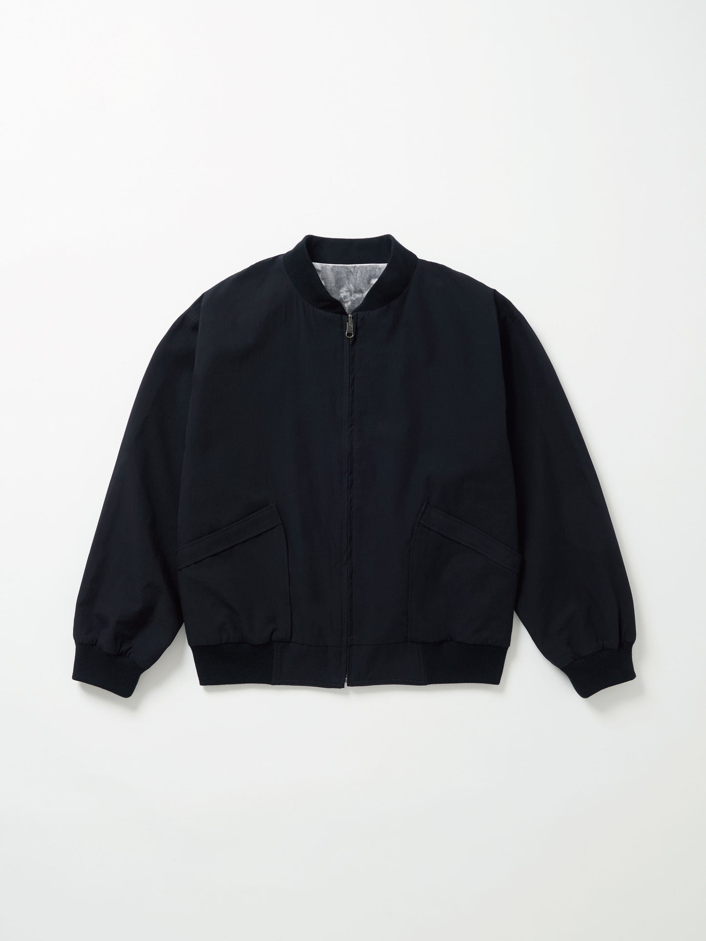 color:BLACK