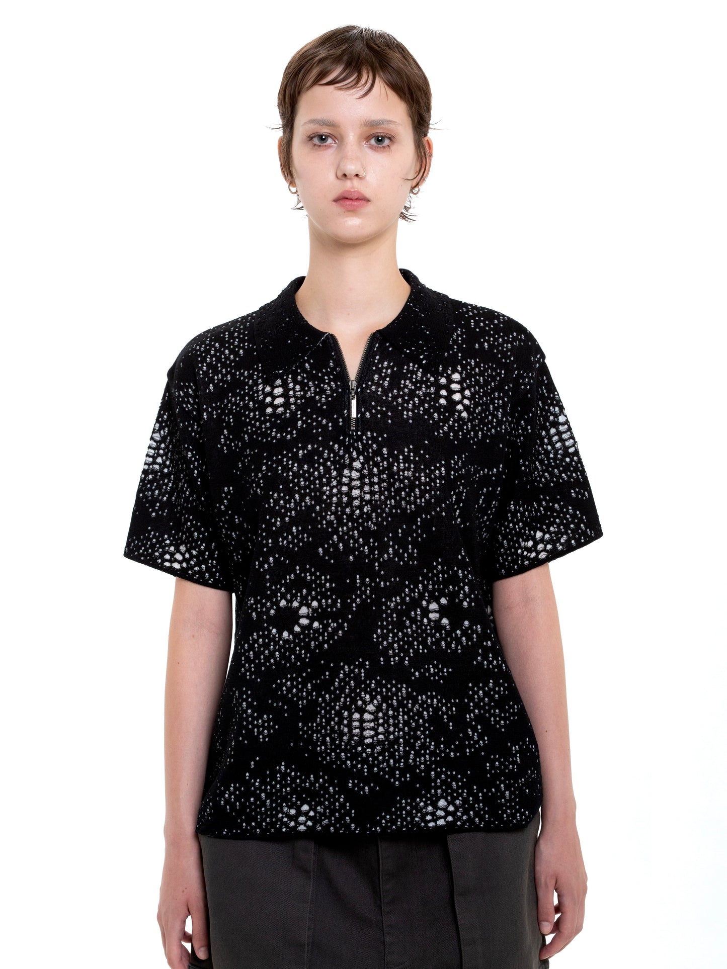 color:BLACK