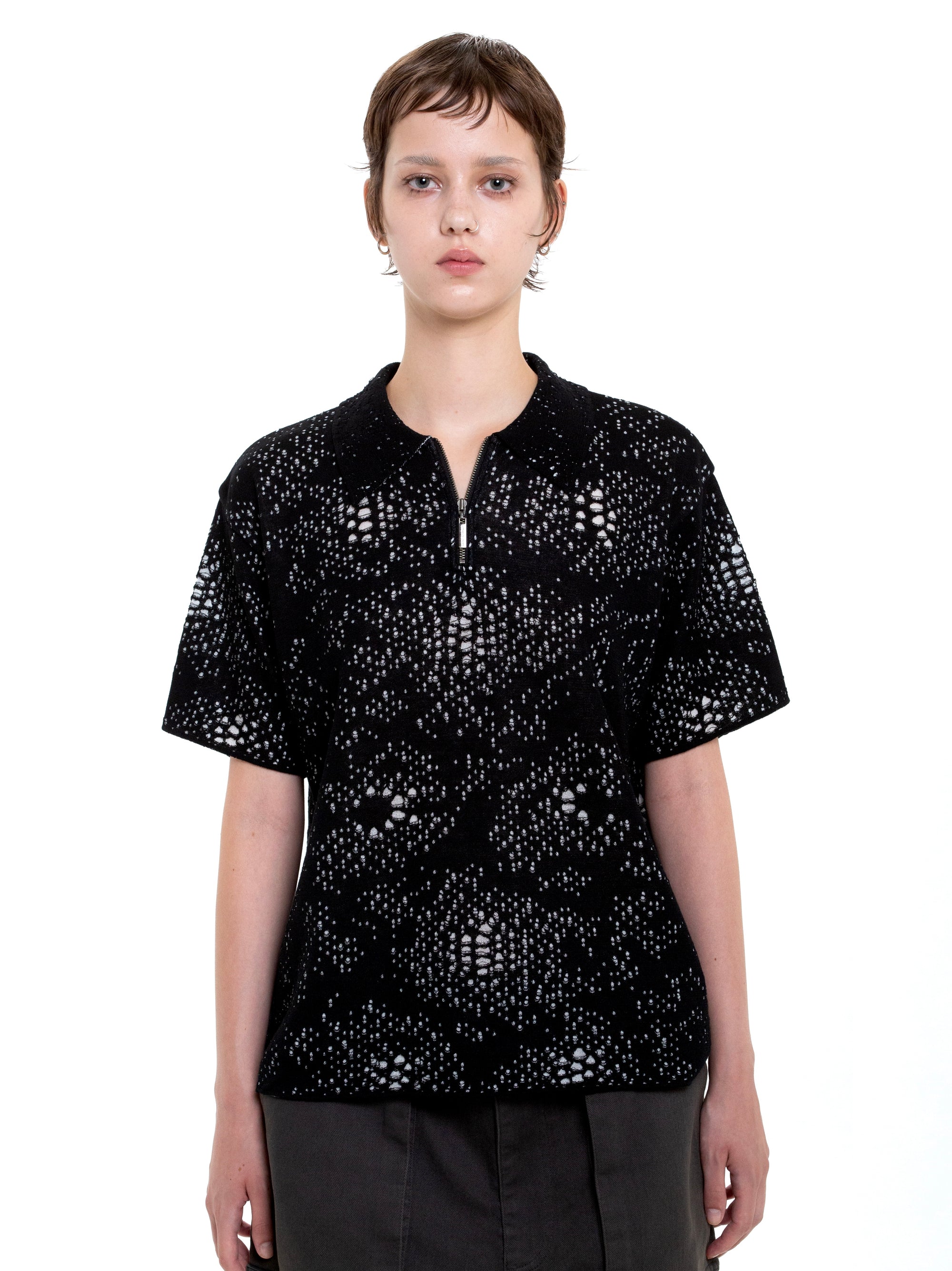 color:BLACK