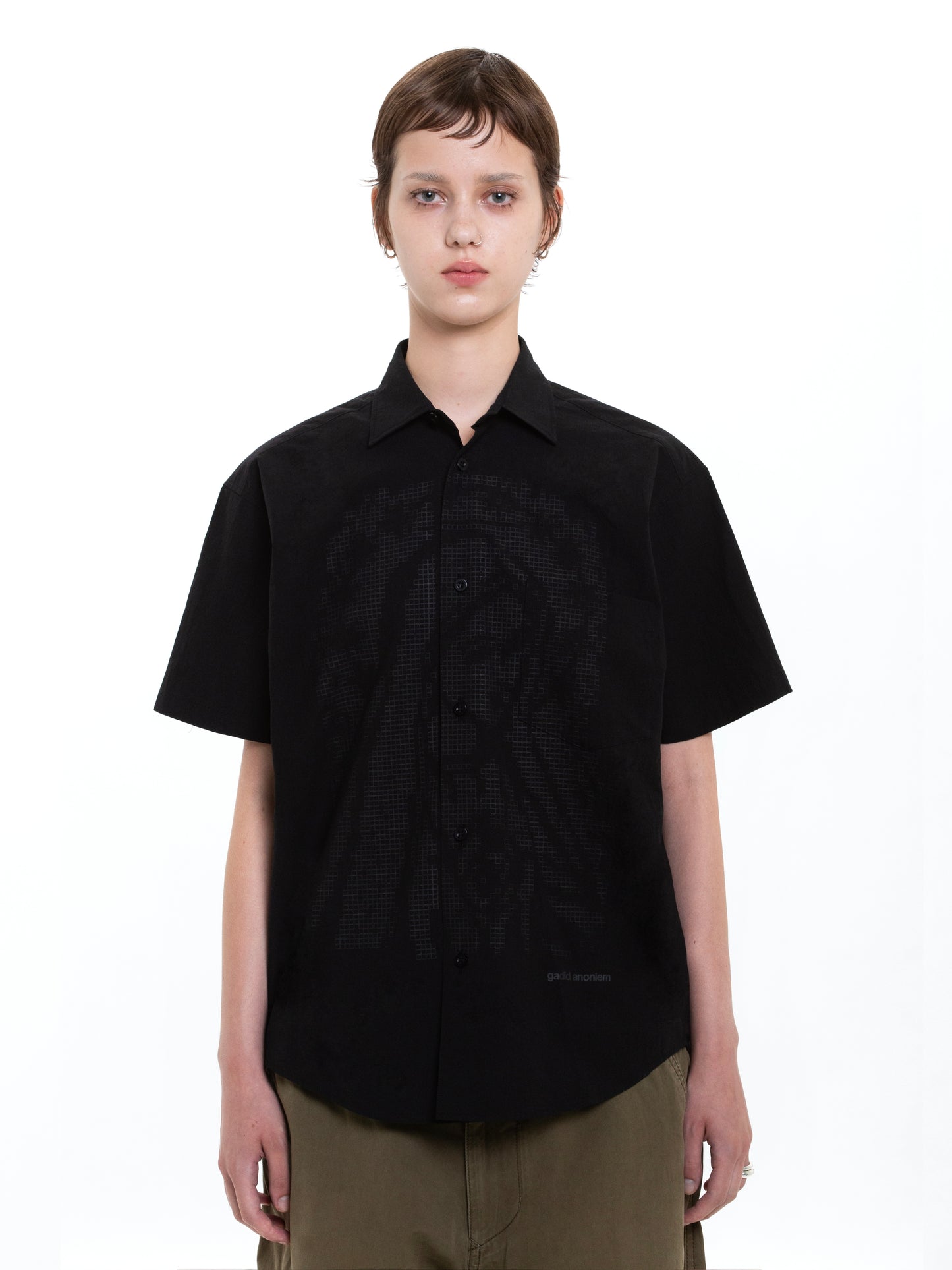 color:BLACK