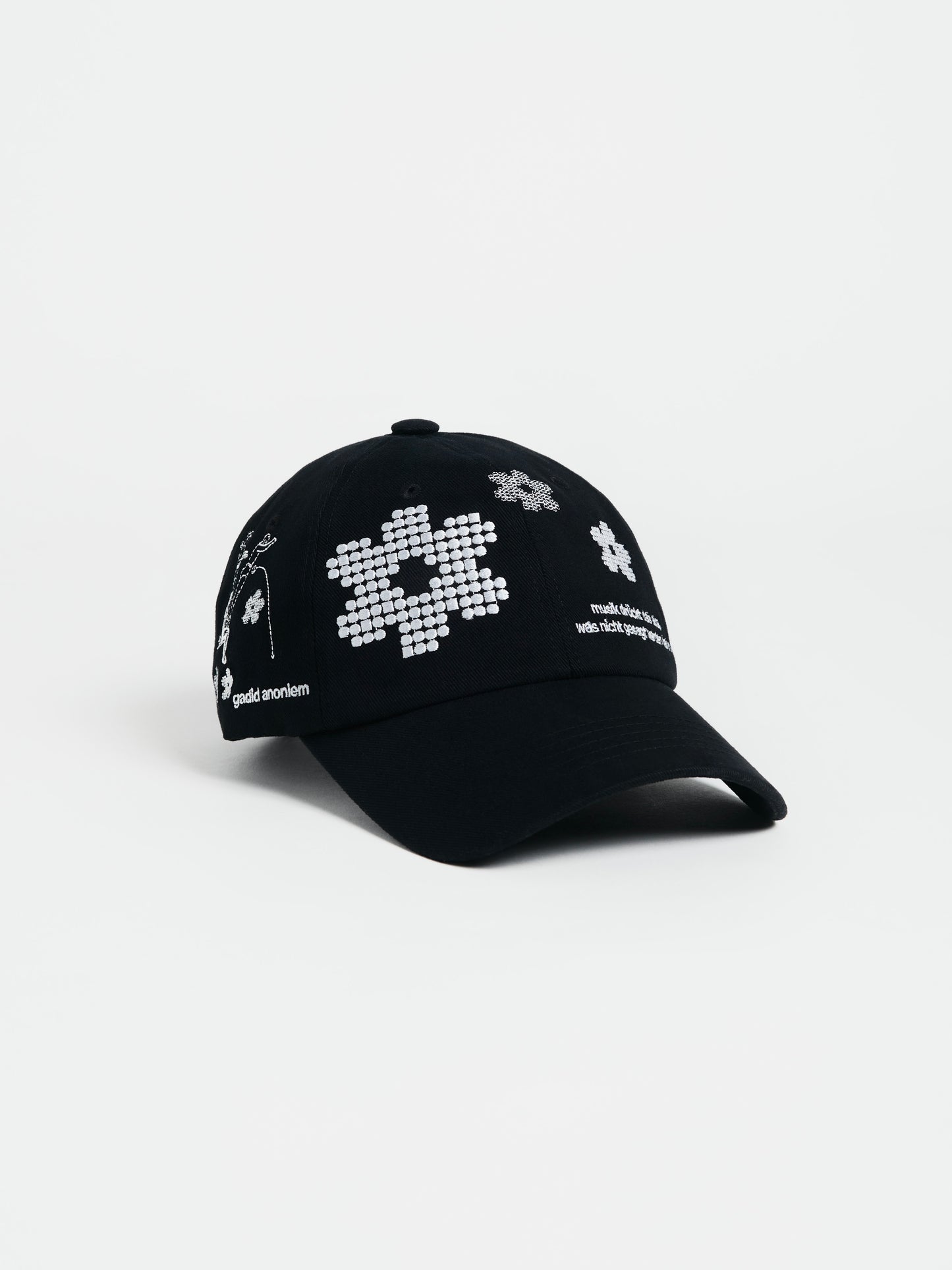 color:BLACK