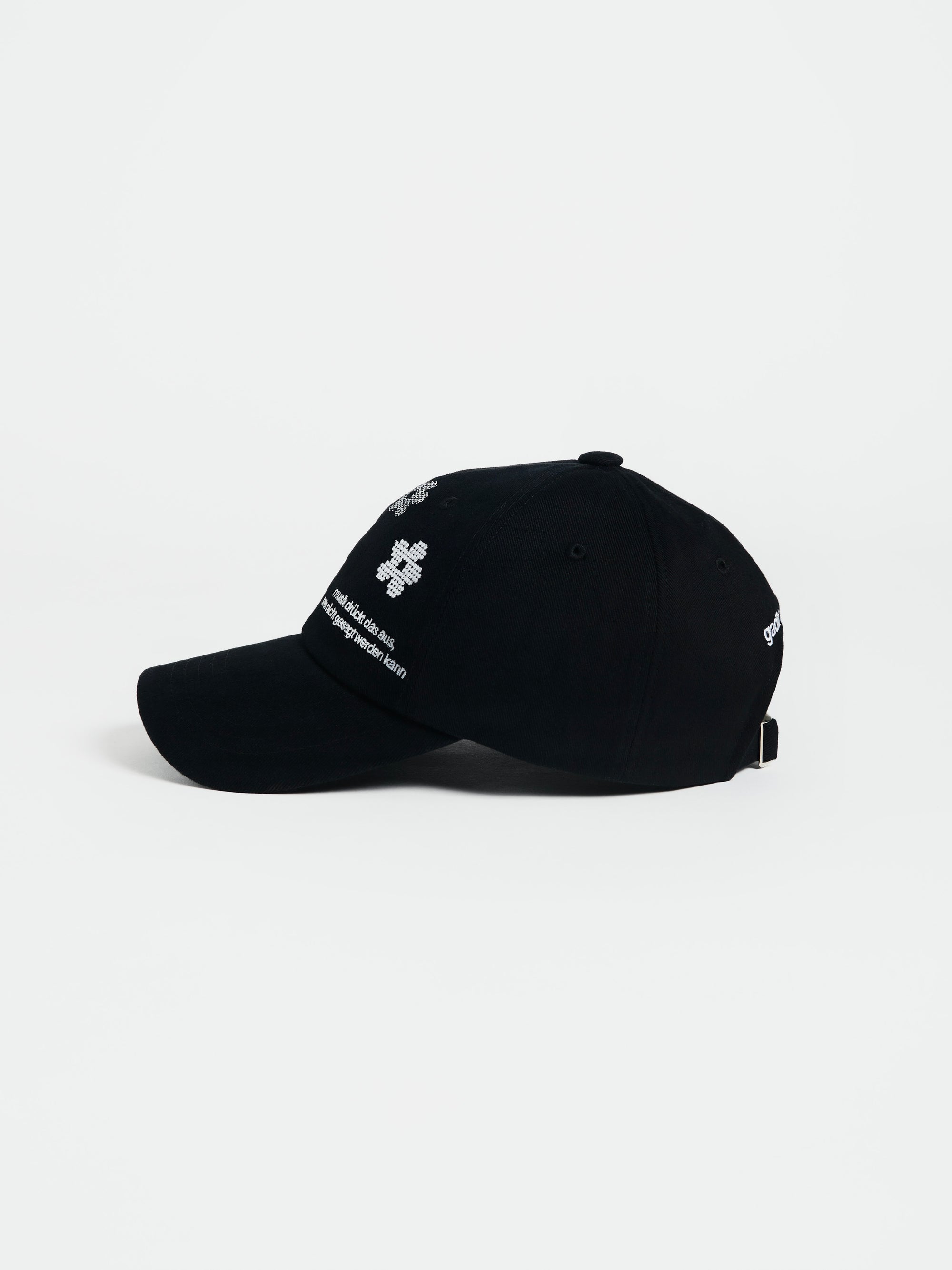 color:BLACK