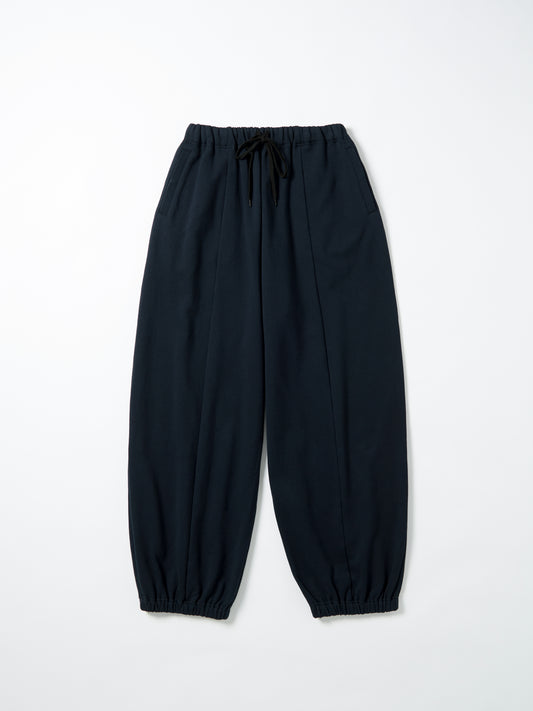 color:BLACK