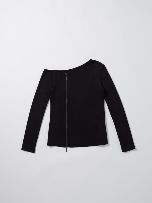 color:BLACK