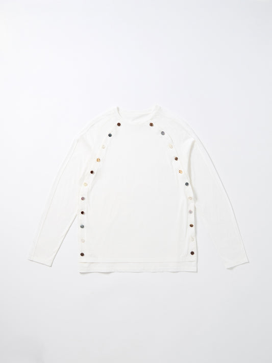 color:WHITE