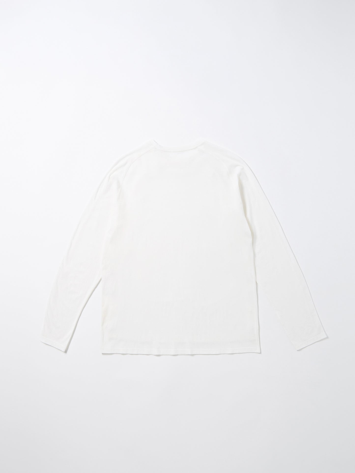 color:WHITE