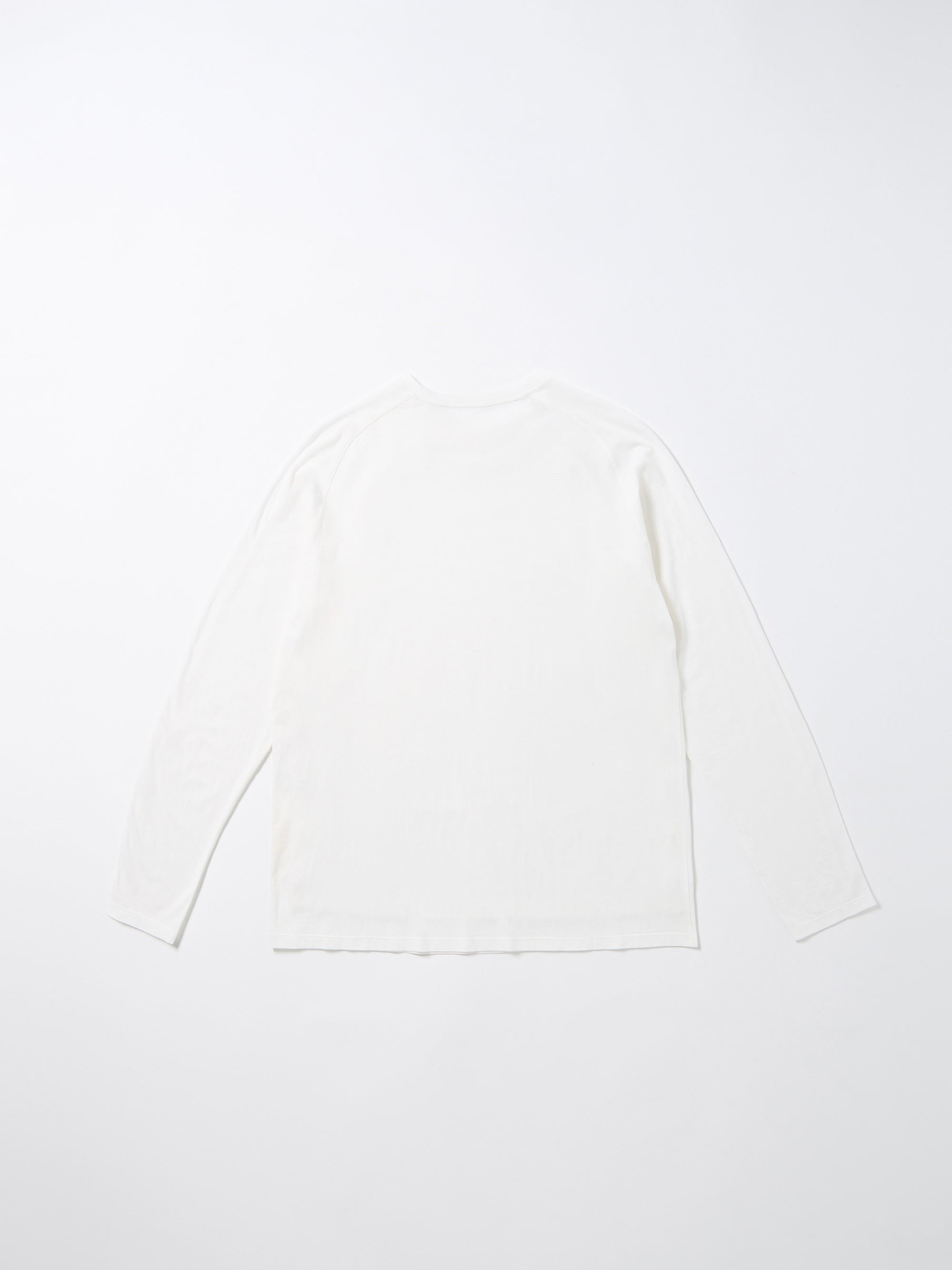 color:WHITE