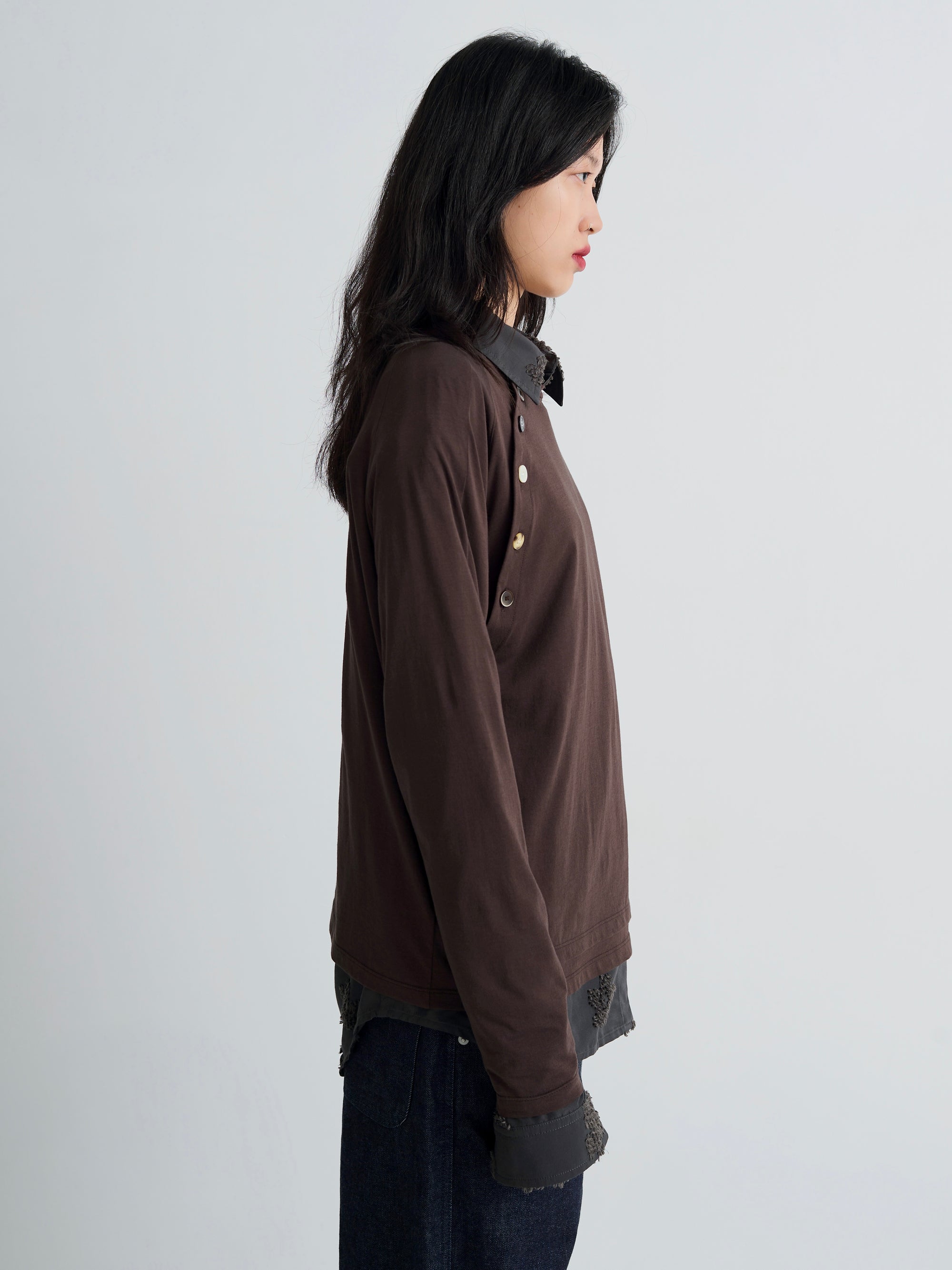 color:BROWN