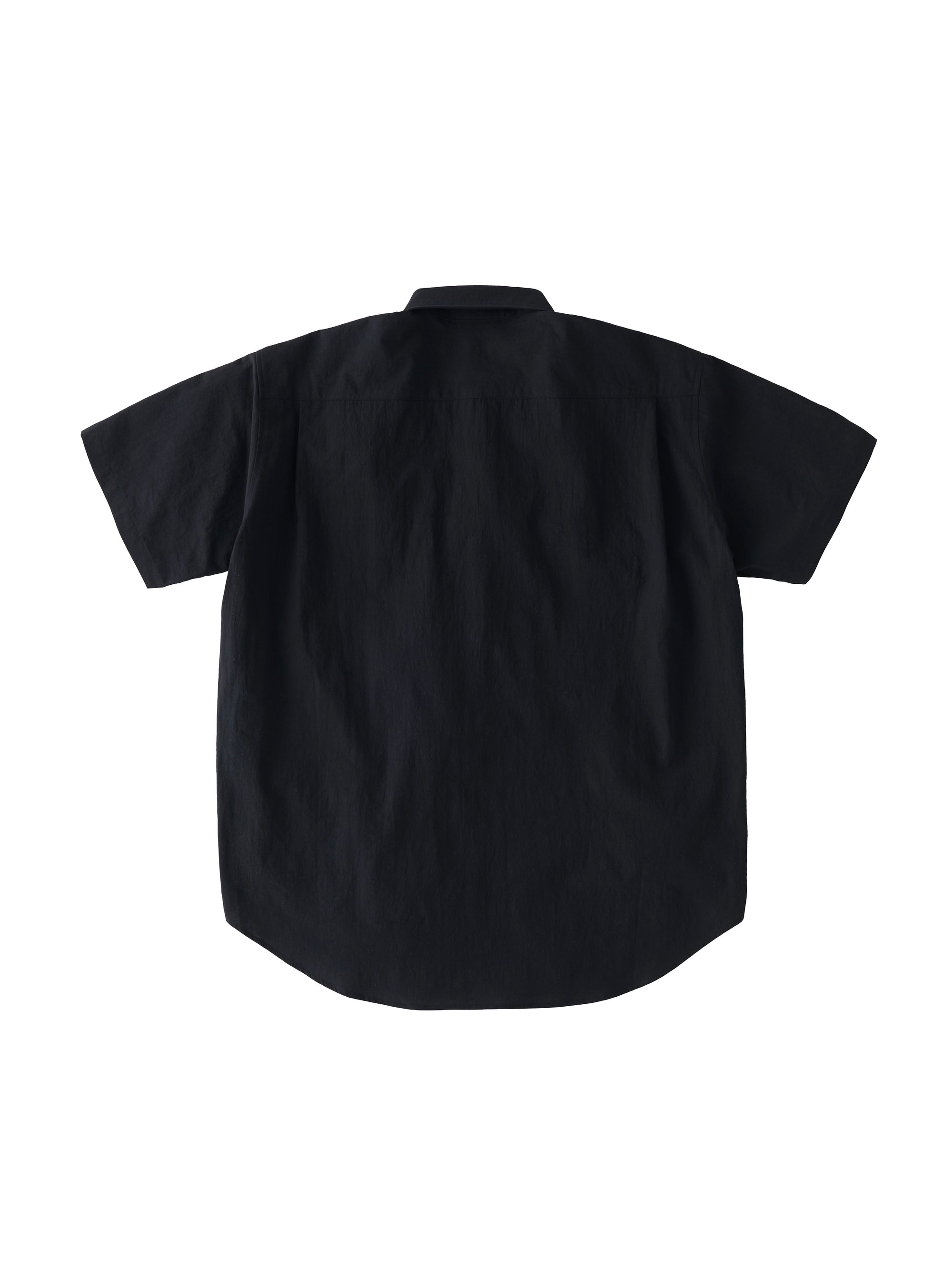 color:BLACK