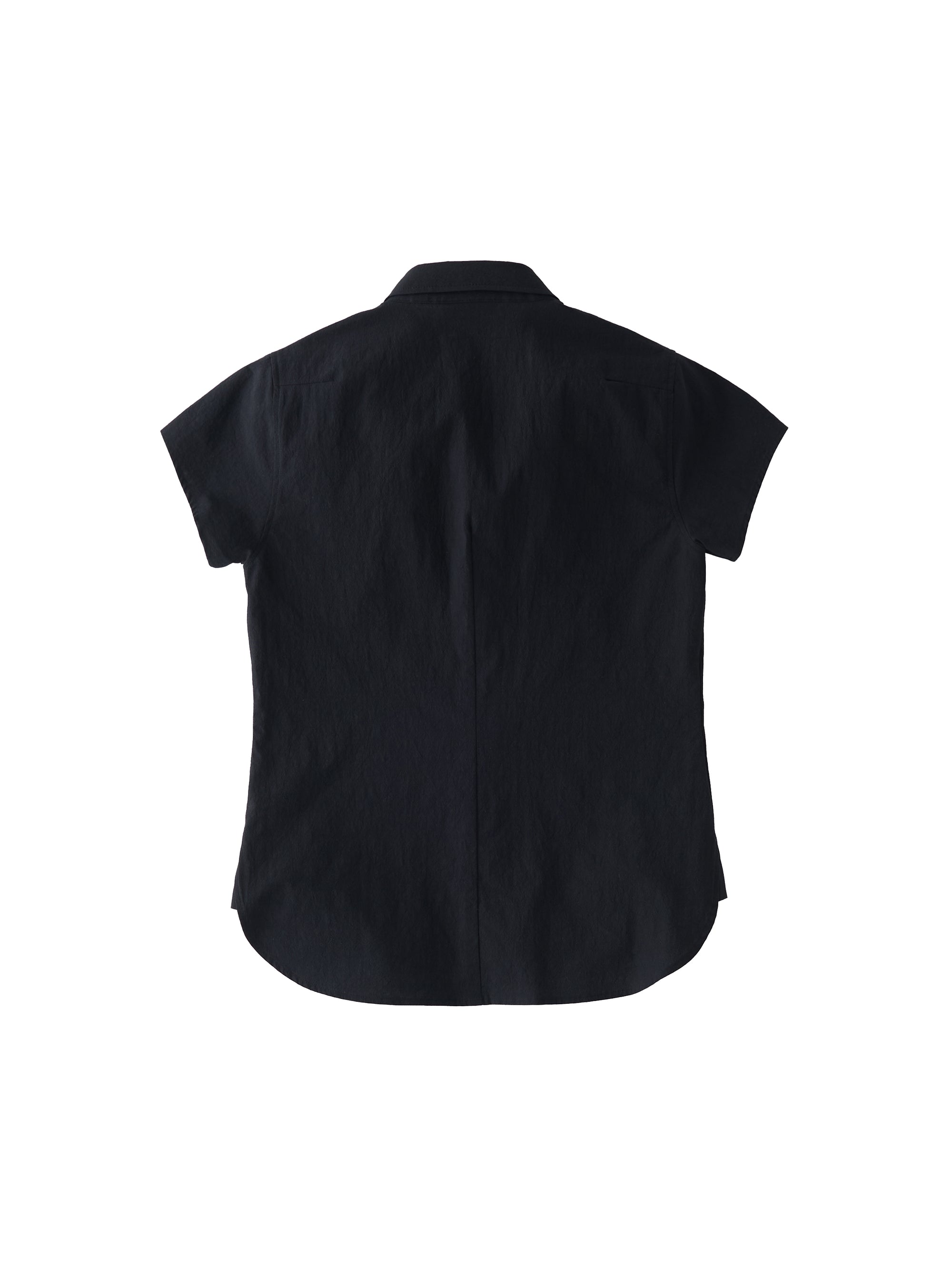 color:BLACK