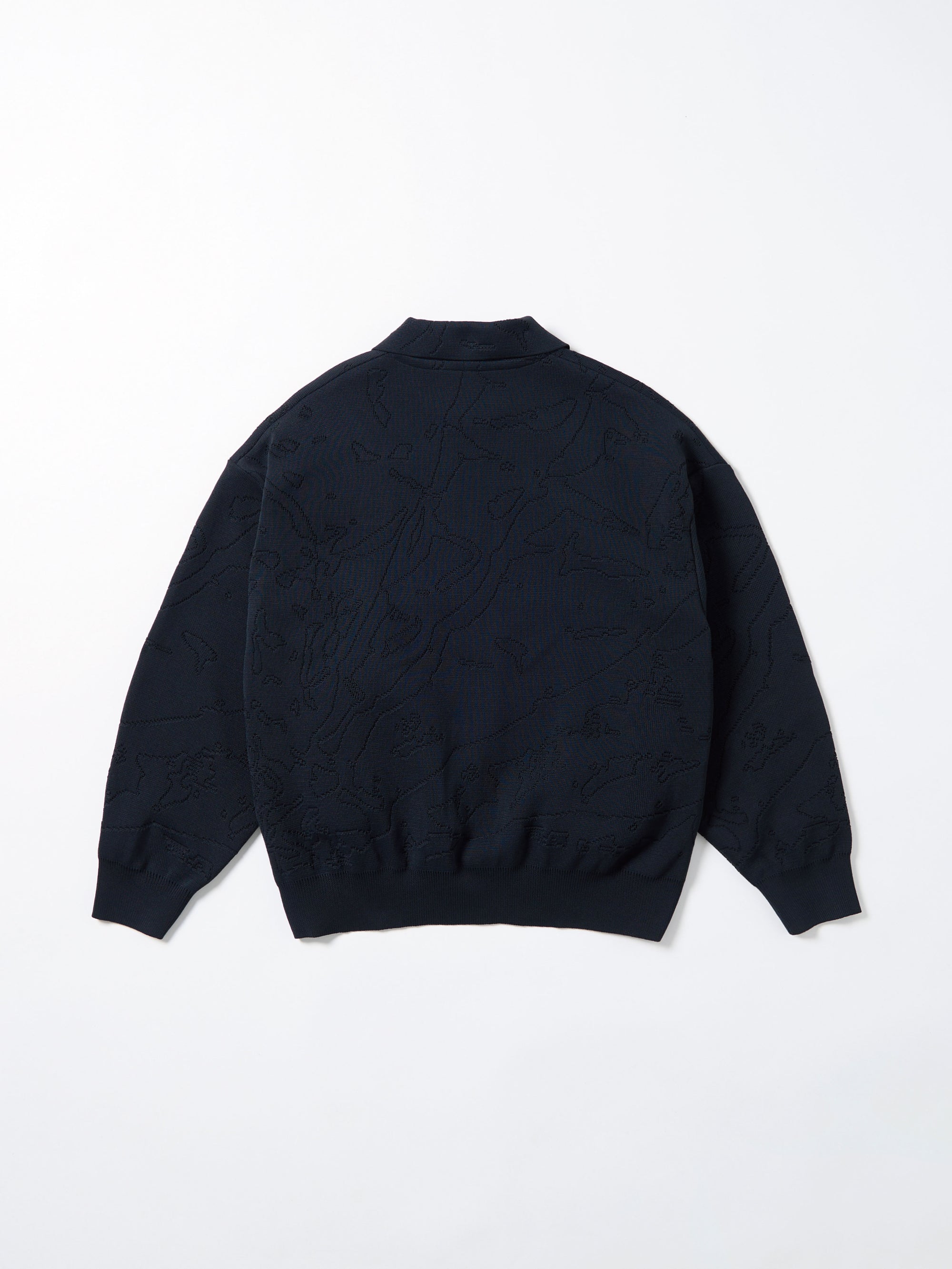 color:BLACK
