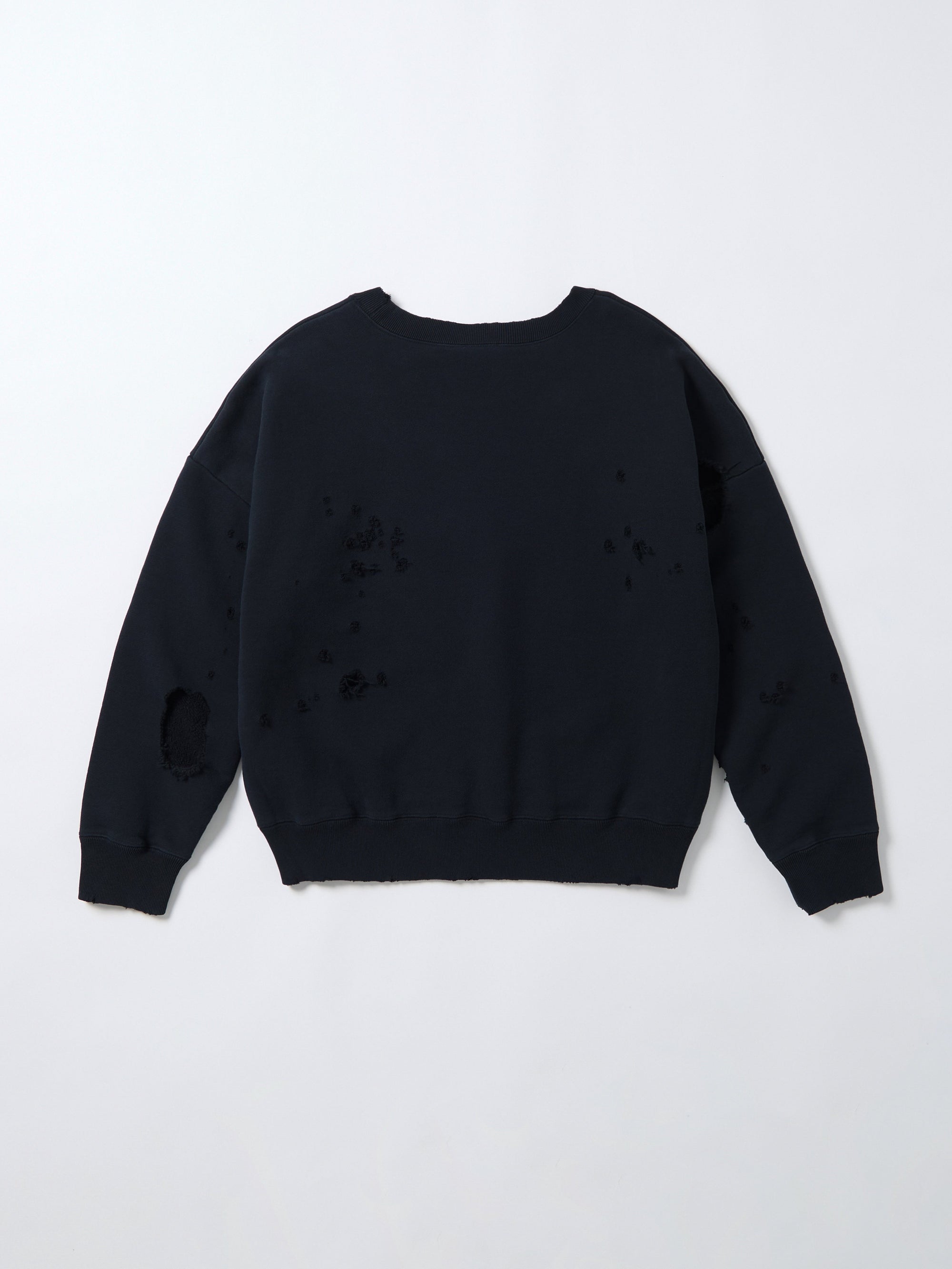 color:BLACK