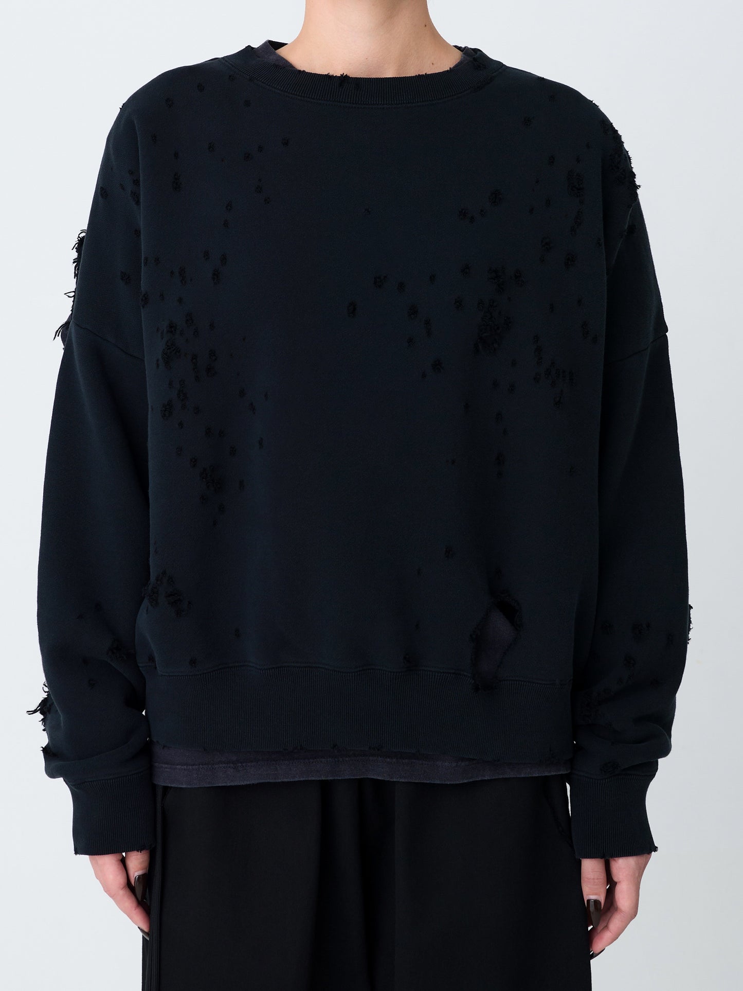 color:BLACK