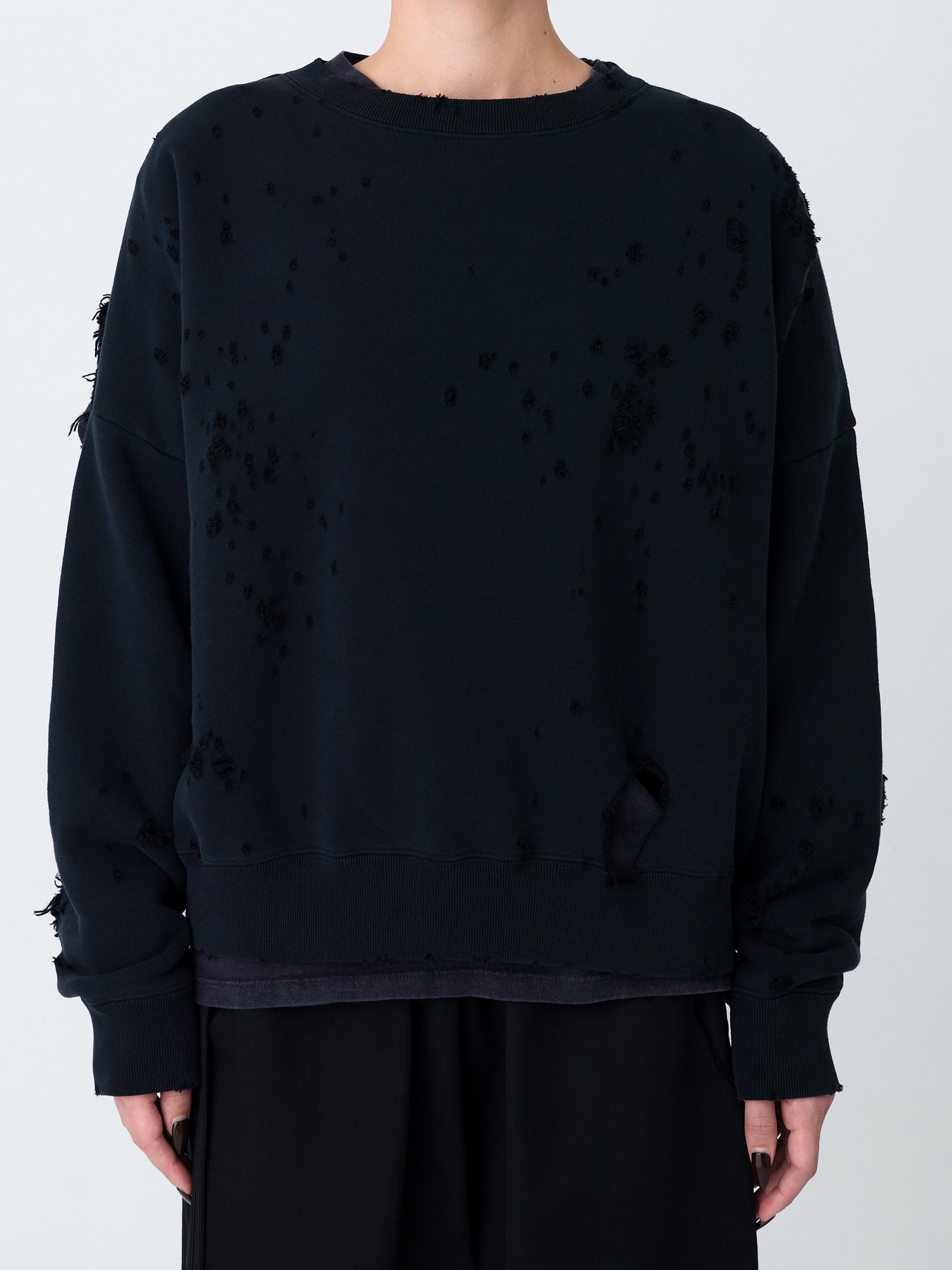 color:BLACK