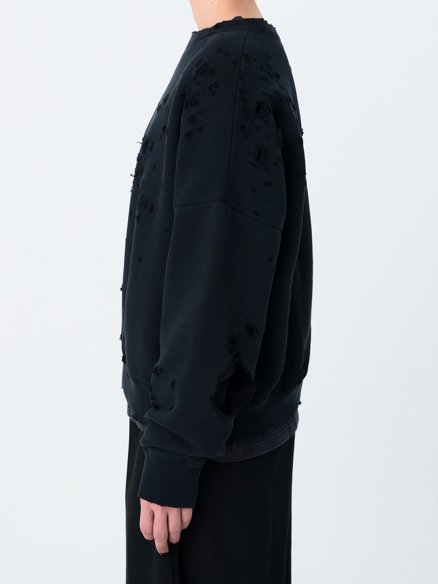 color:BLACK