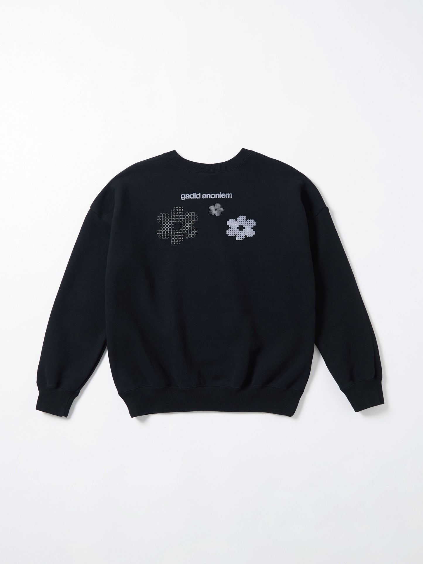 color:BLACK