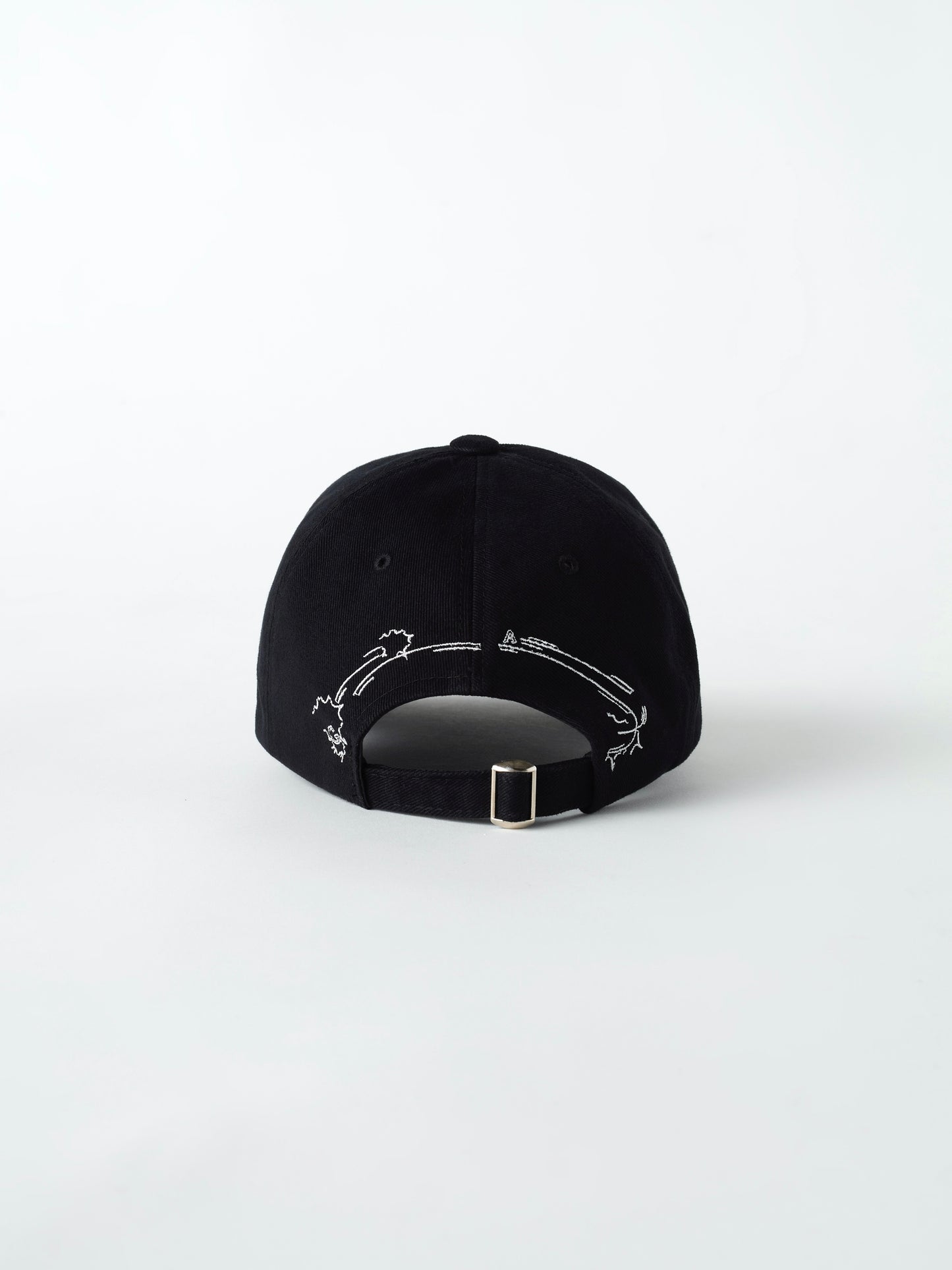 color:BLACK