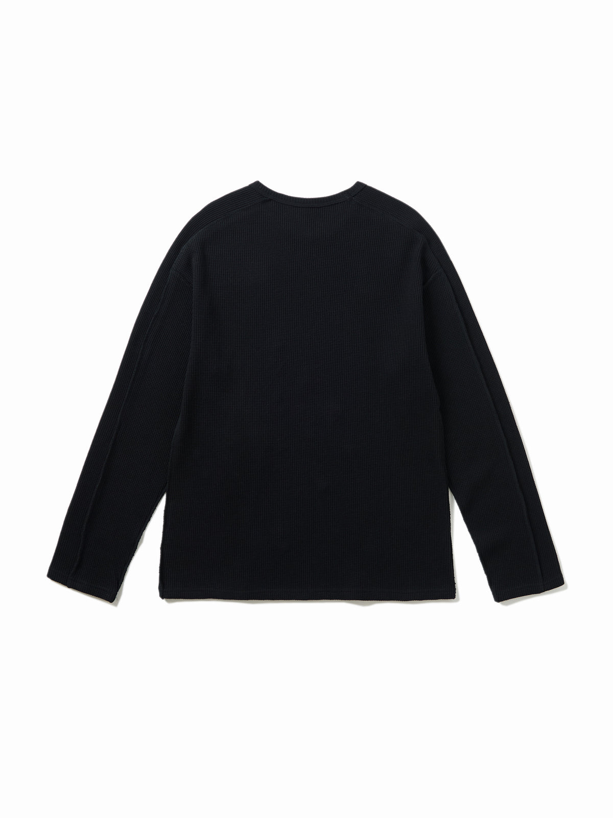 color:BLACK