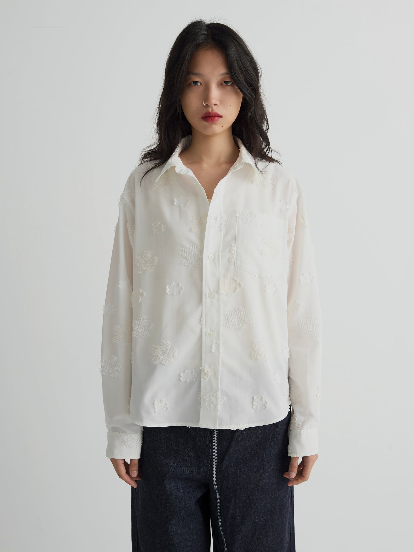 color:WHITE