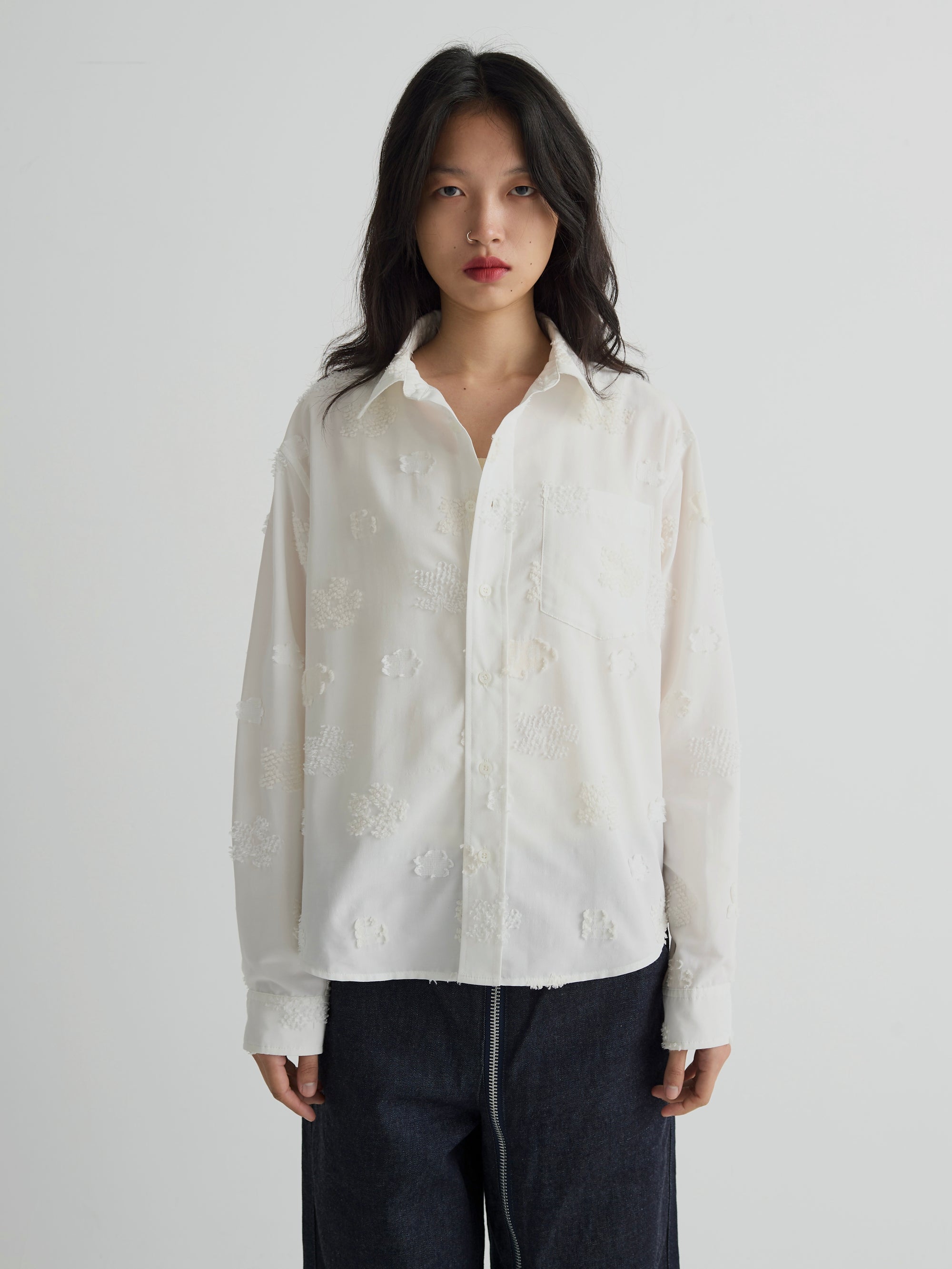 color:WHITE