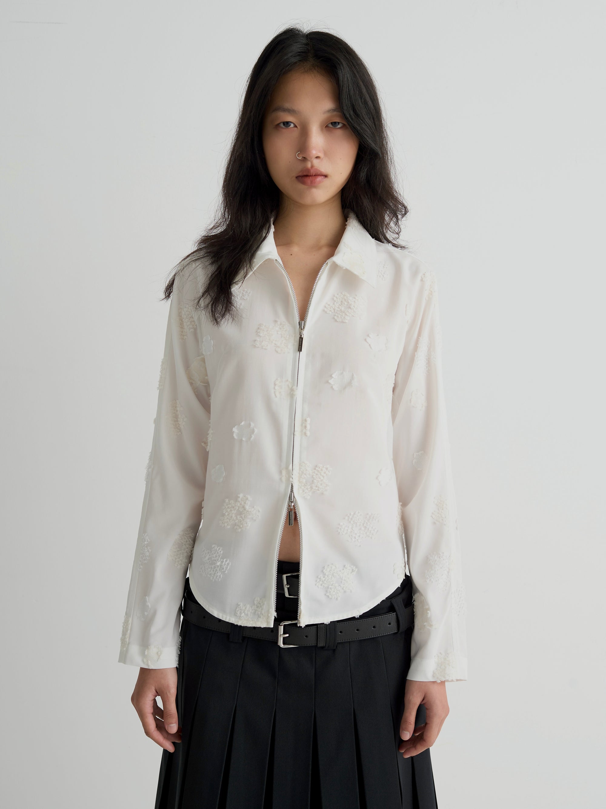 color:WHITE