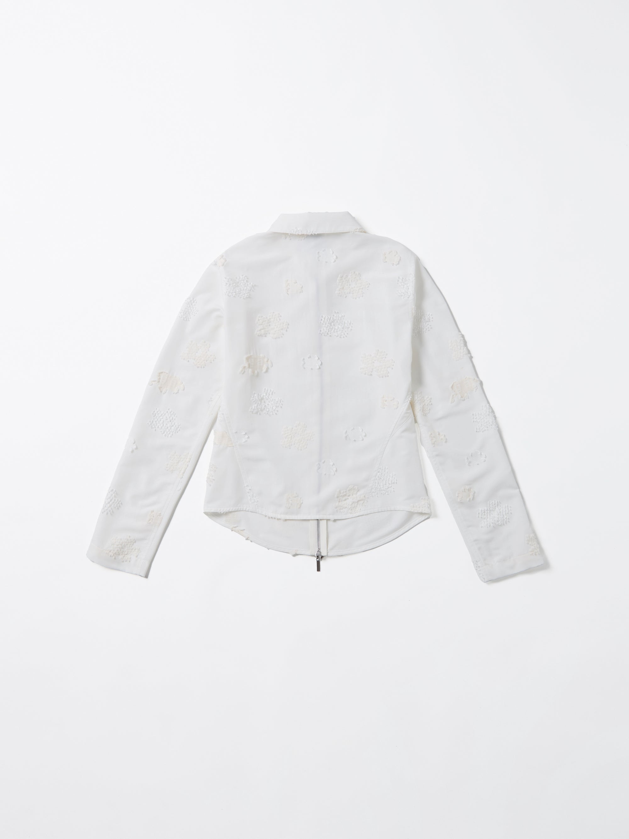 color:WHITE