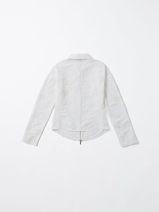 color:WHITE