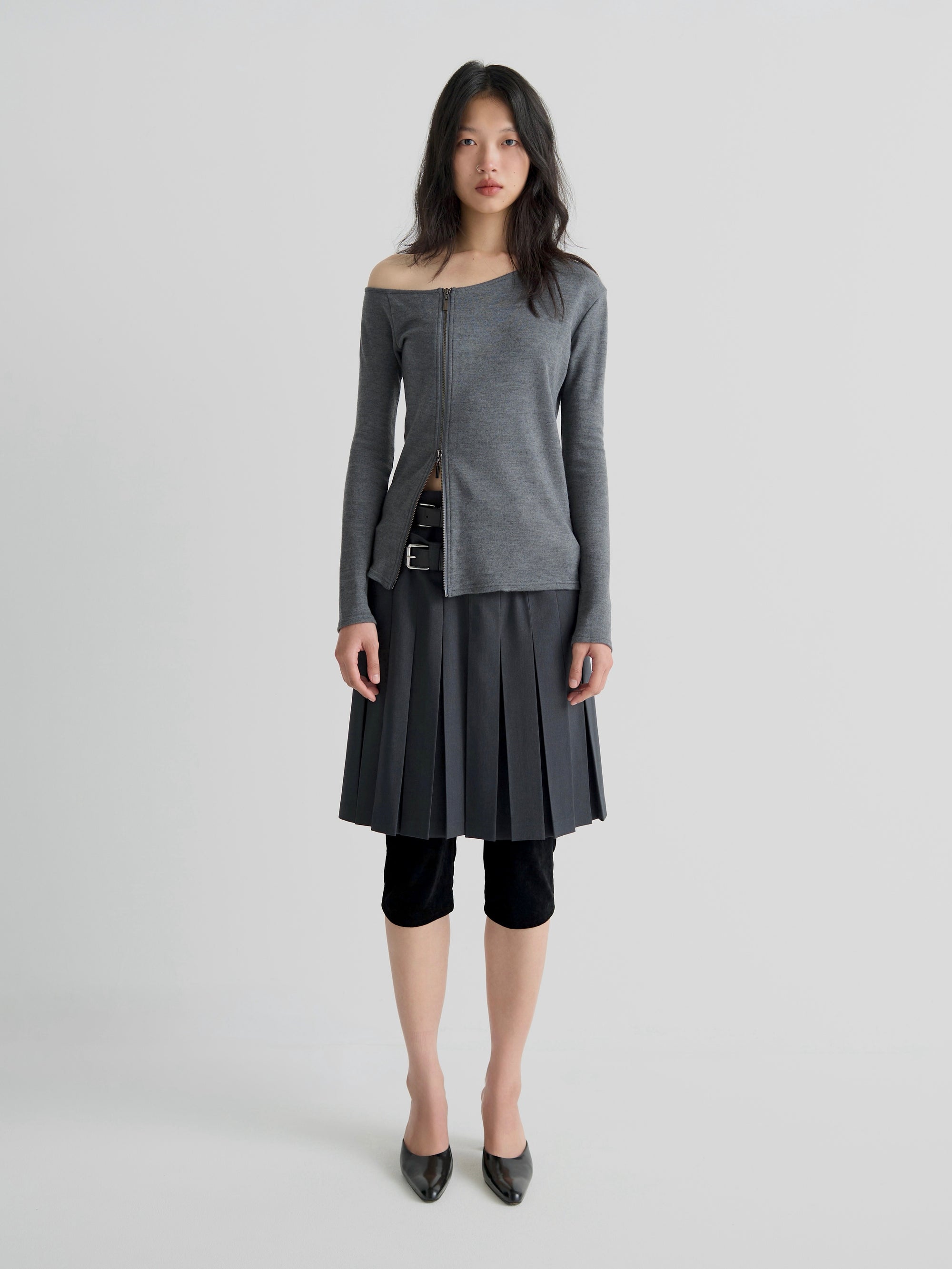 color:GREY