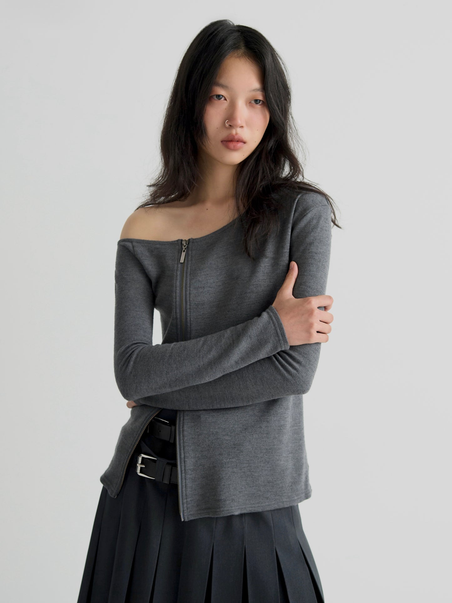 color:GREY