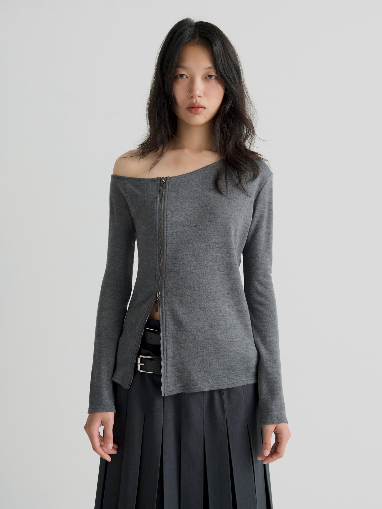 color:GREY