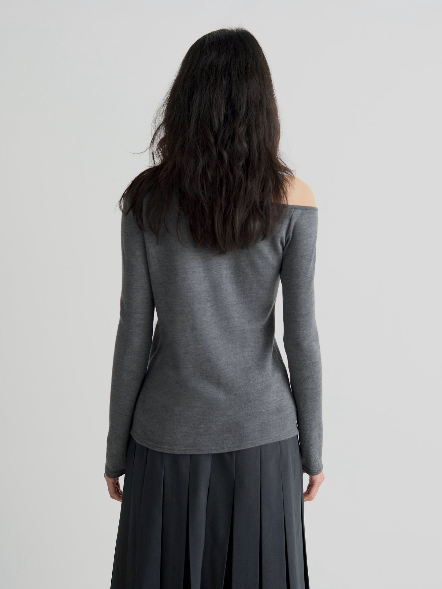 color:GREY