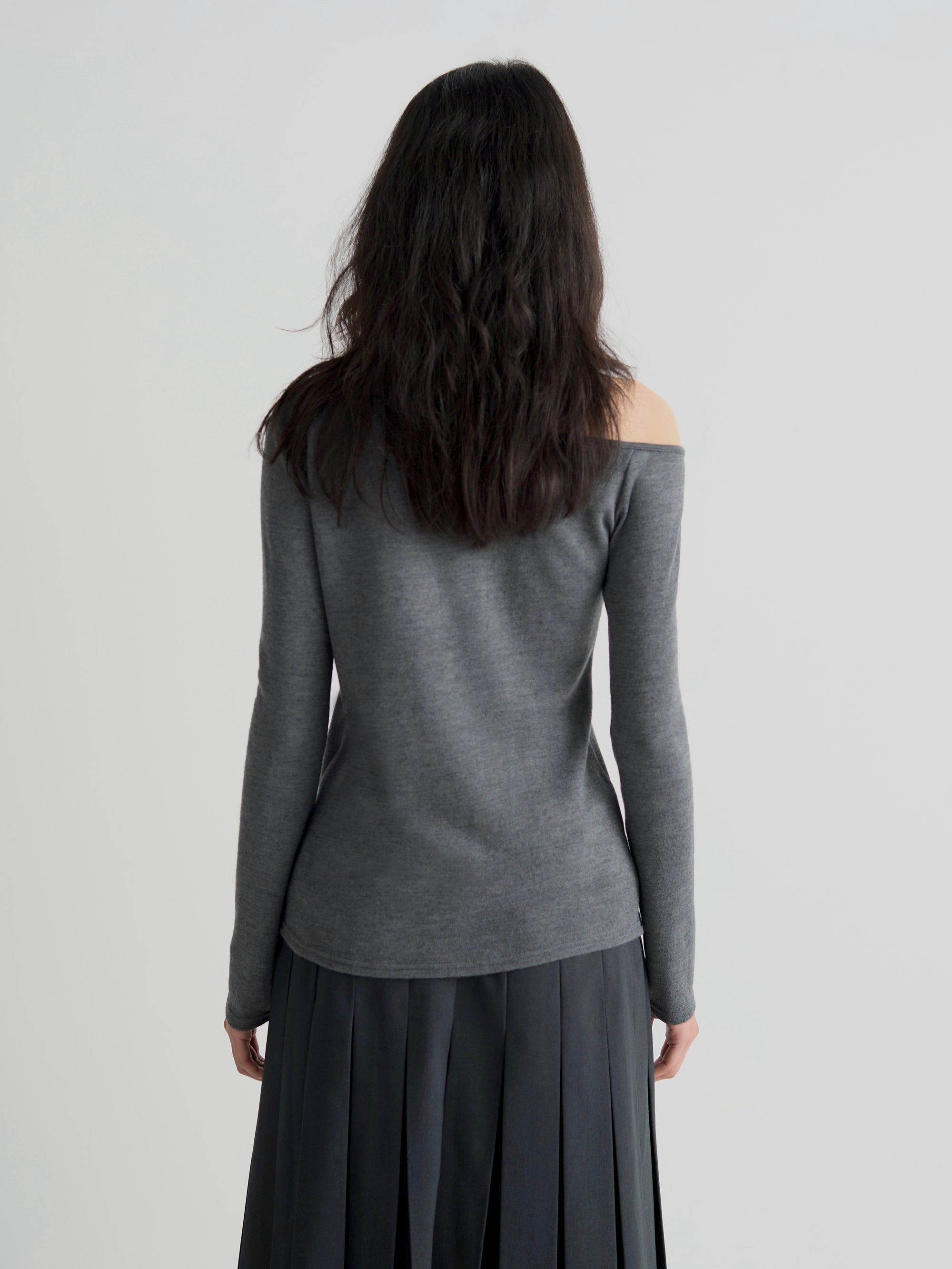 color:GREY