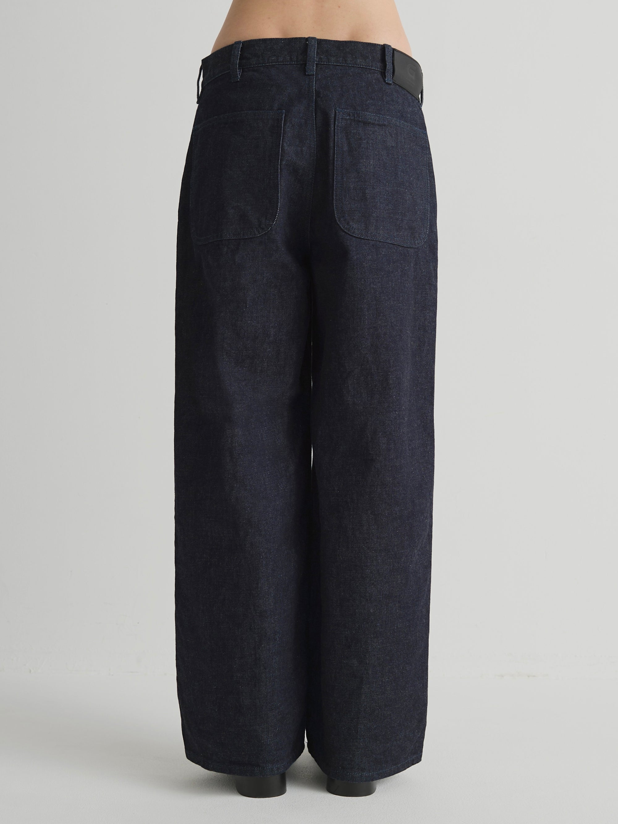 color:INDIGO