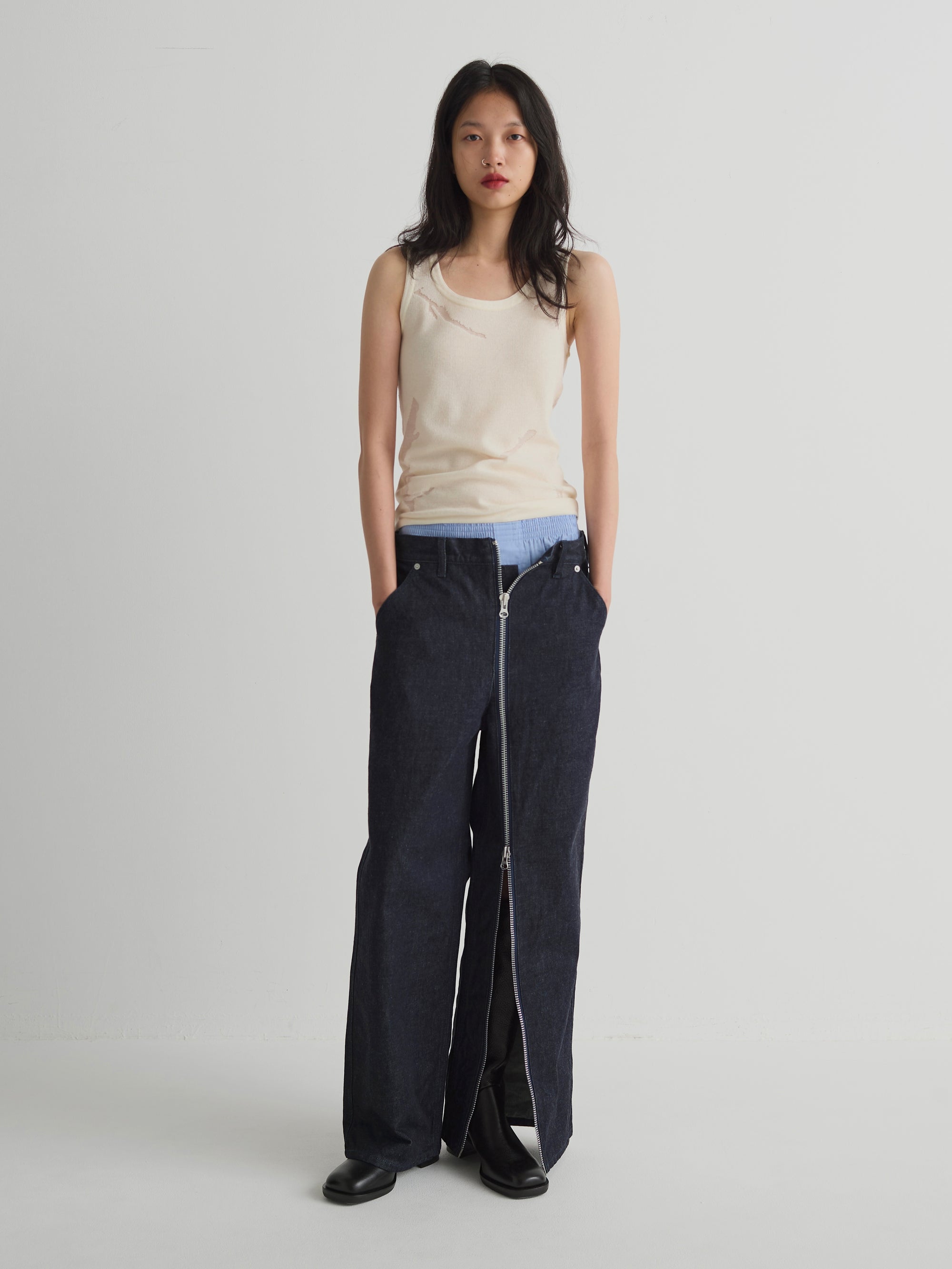 color:INDIGO