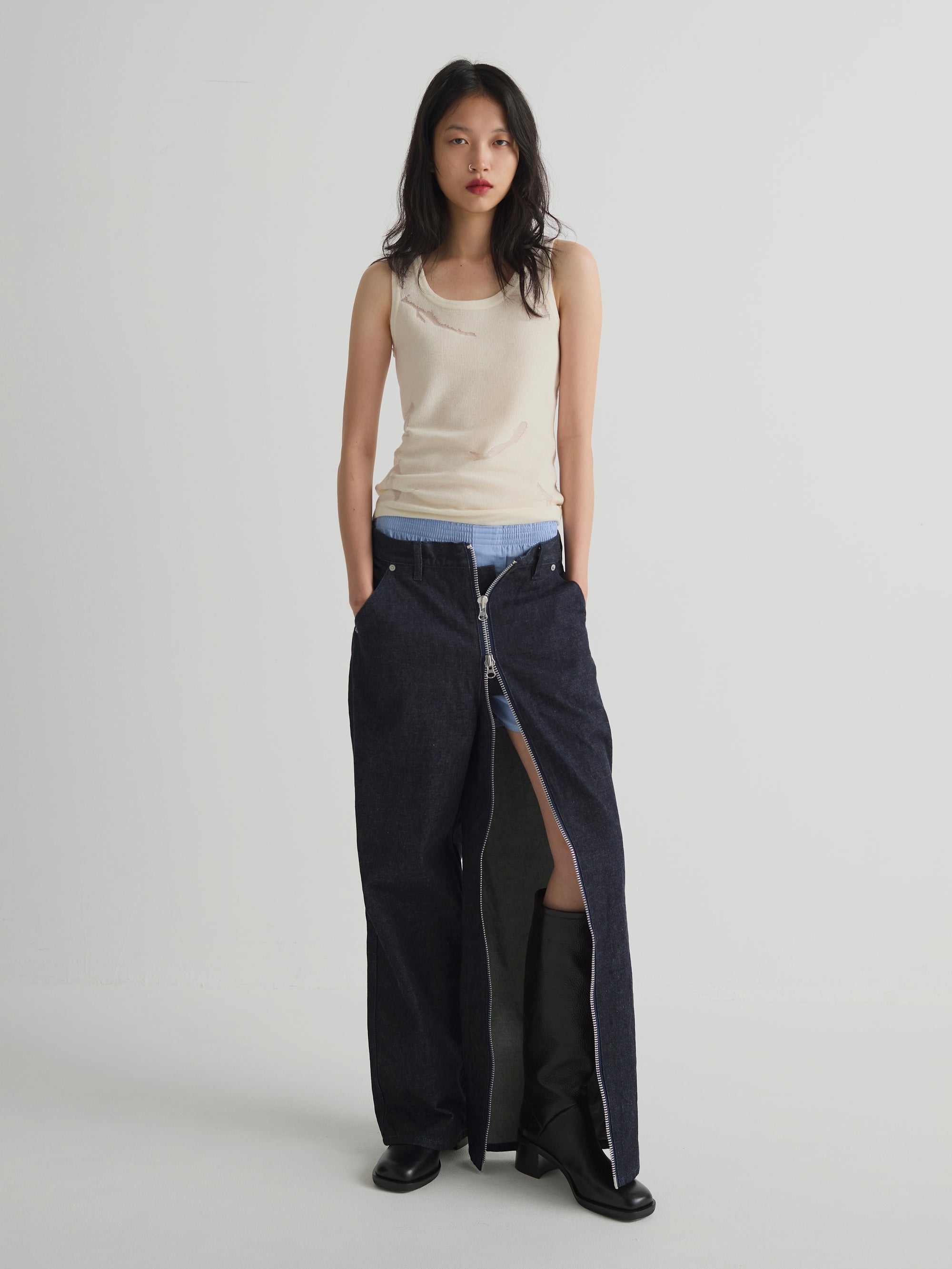 color:INDIGO