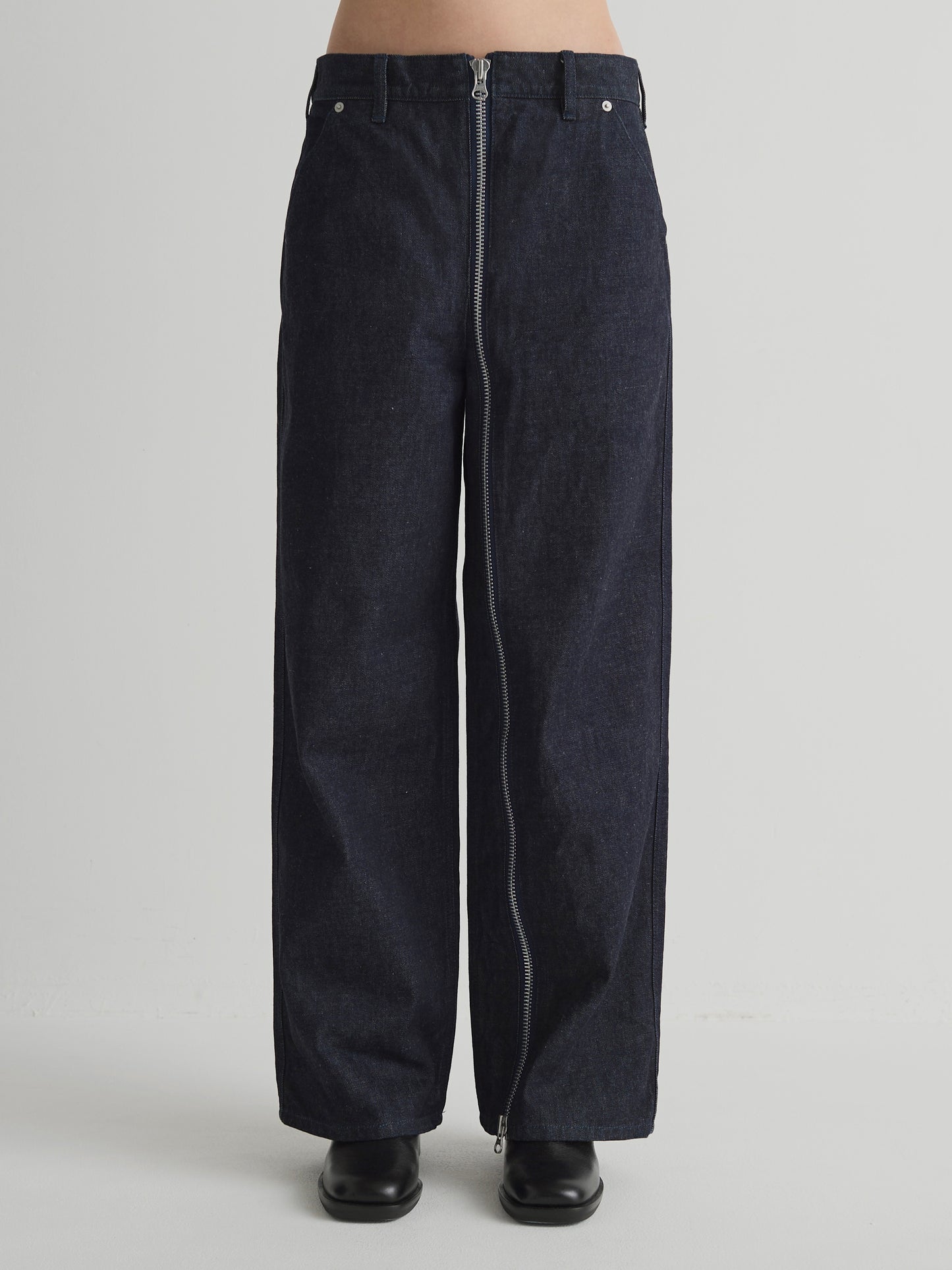 color:INDIGO