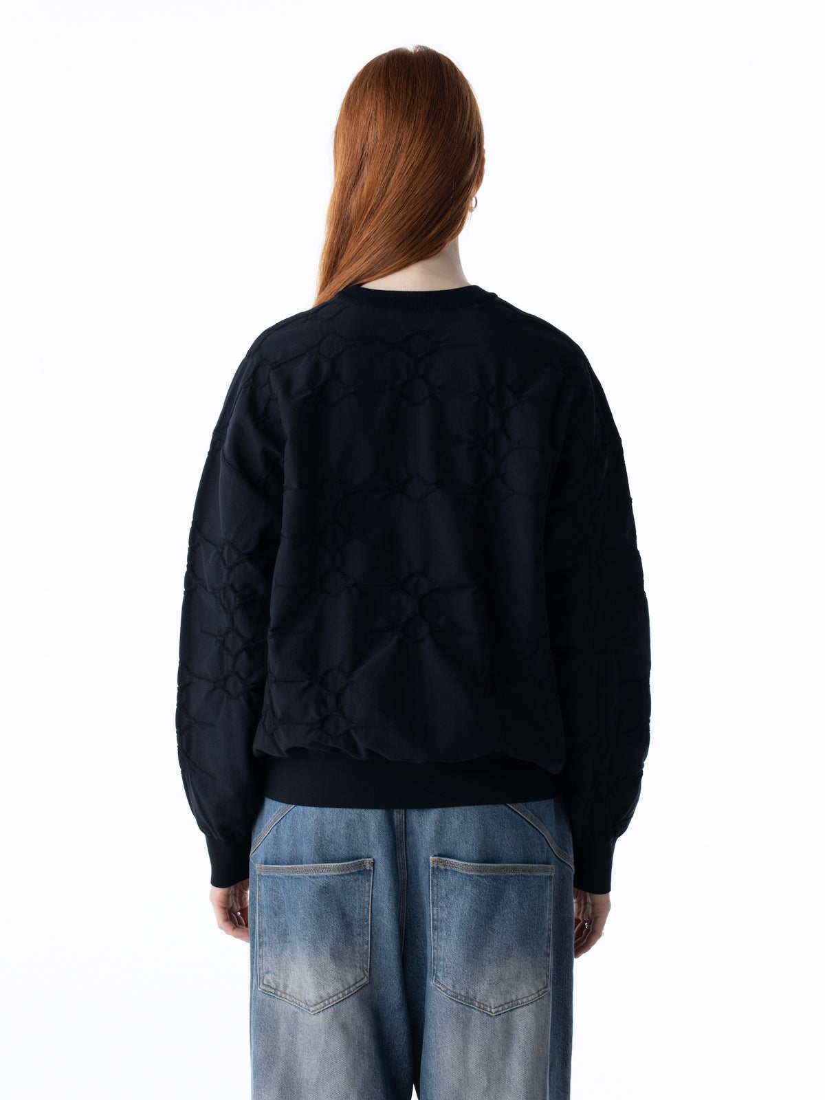color:BLACK