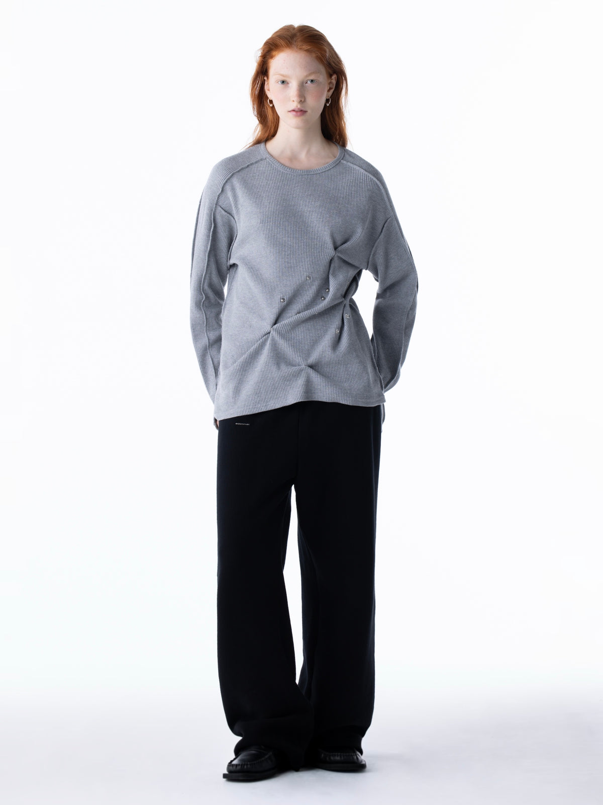 color:GREY