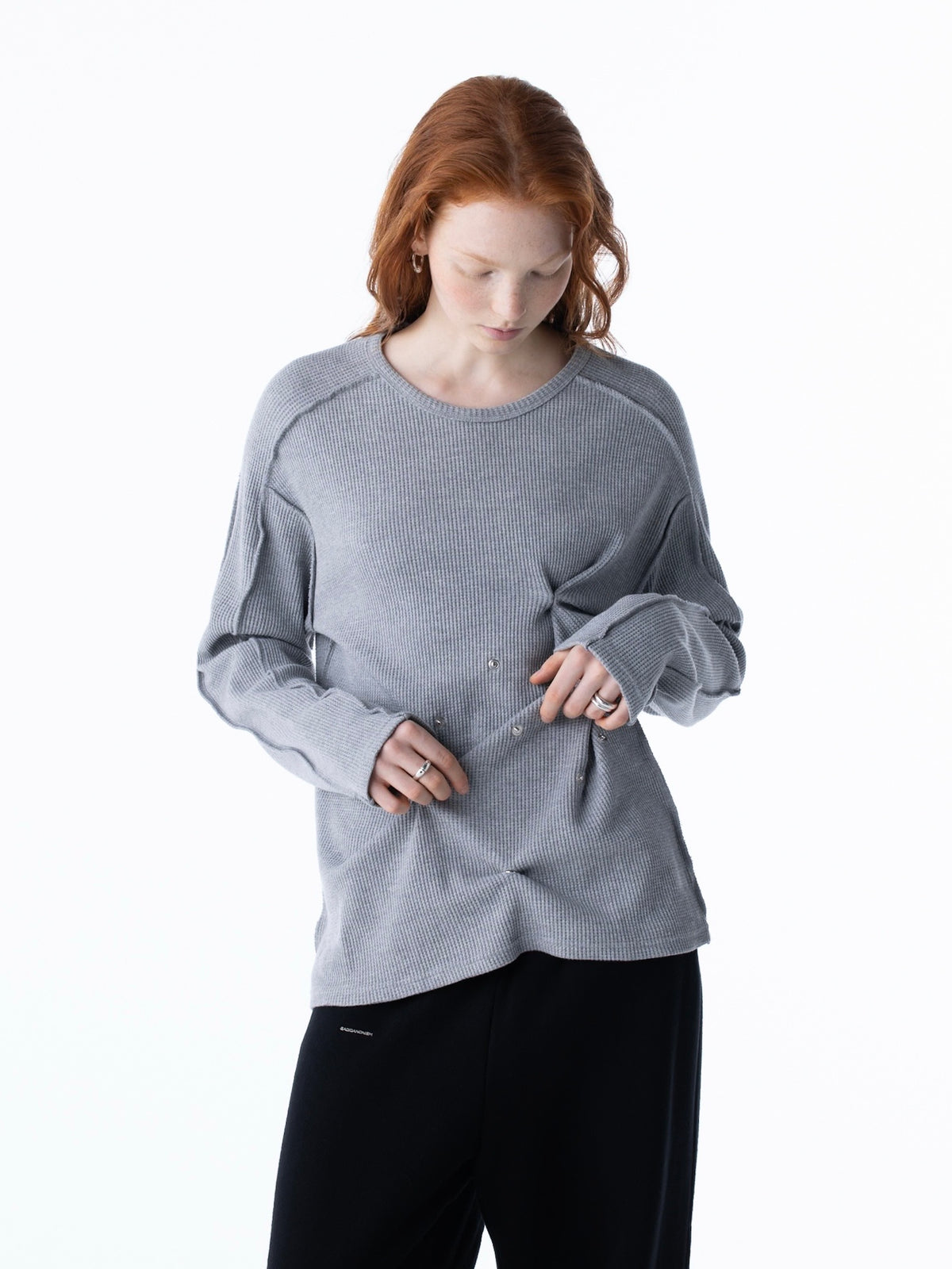 color:GREY