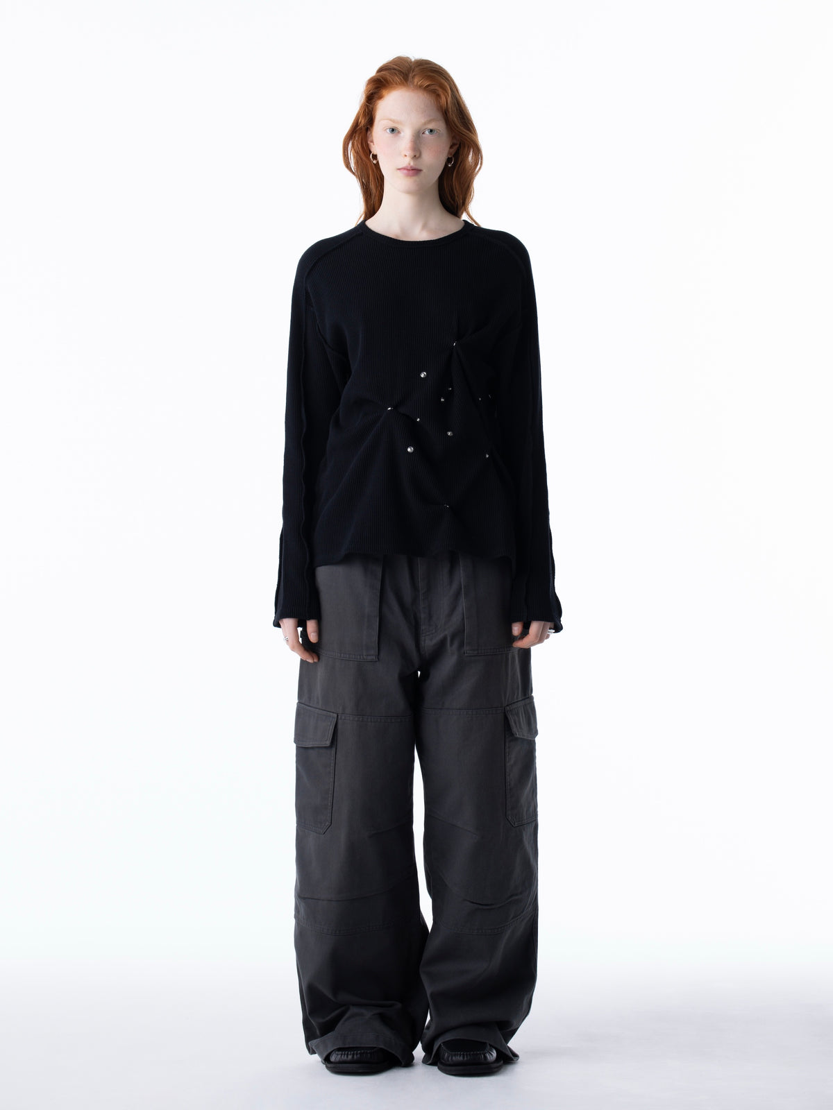 color:BLACK