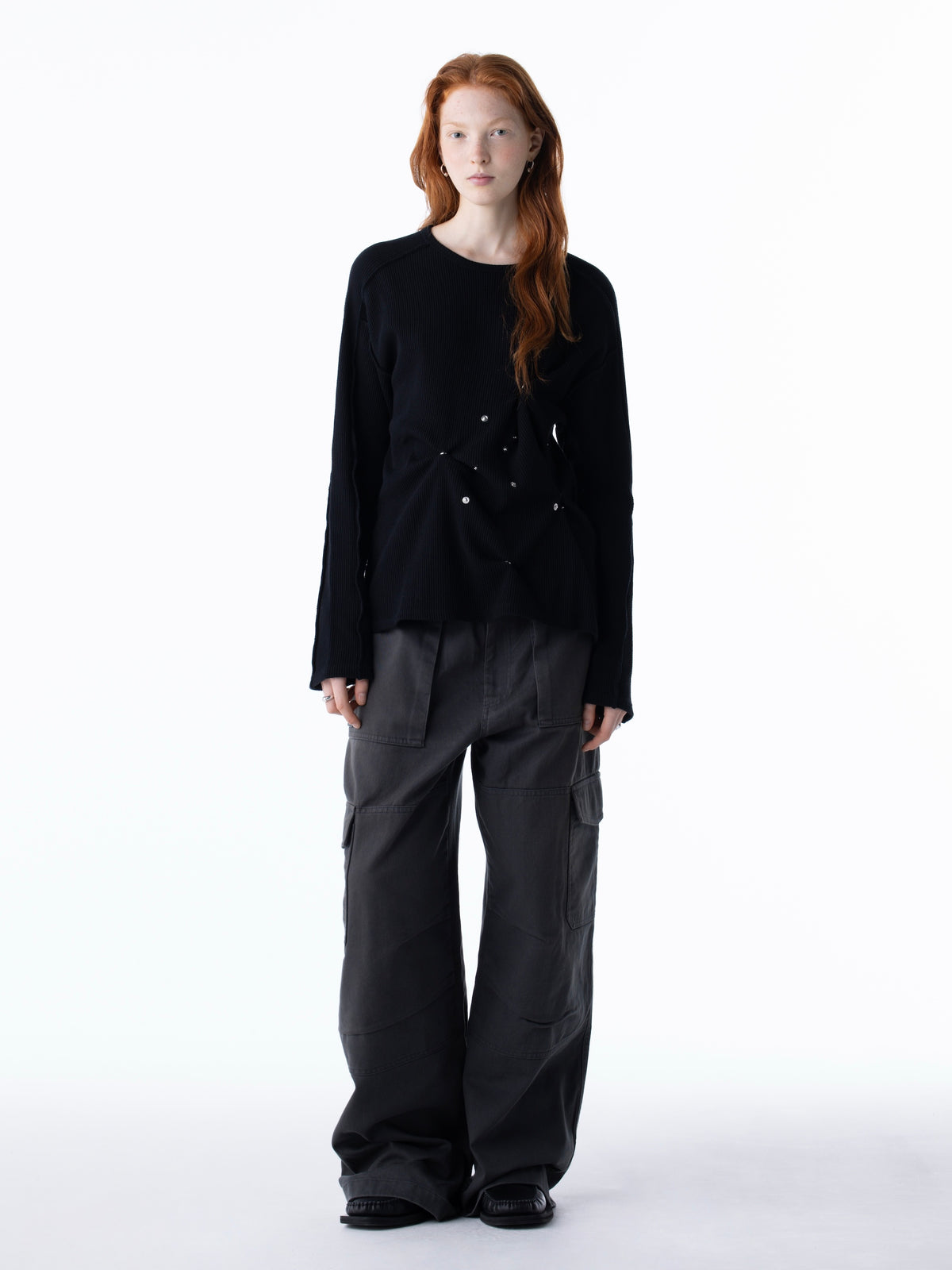 color:BLACK