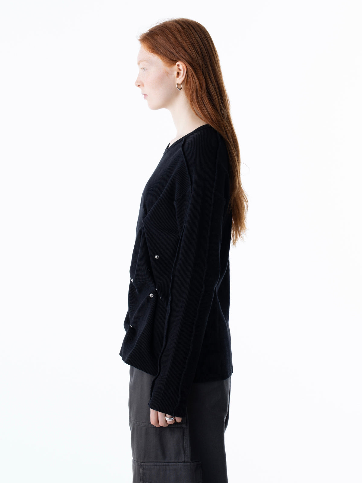 color:BLACK