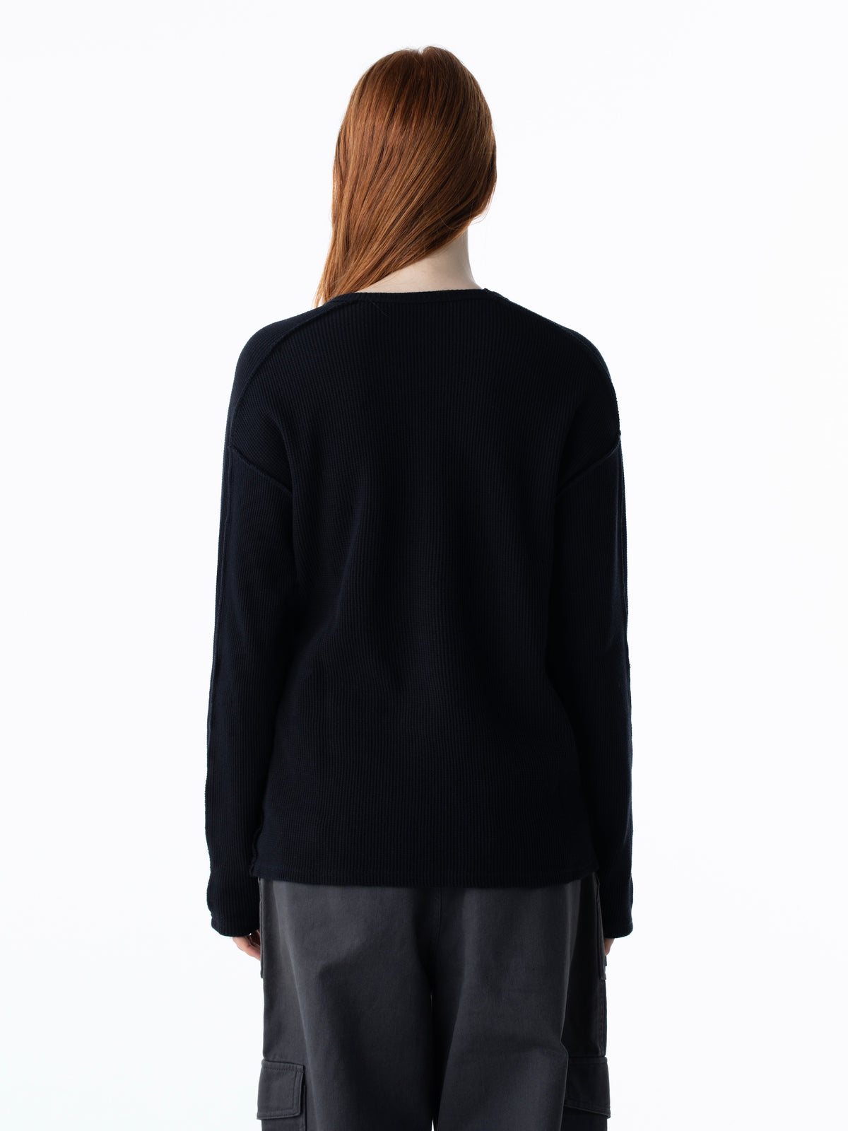 color:BLACK