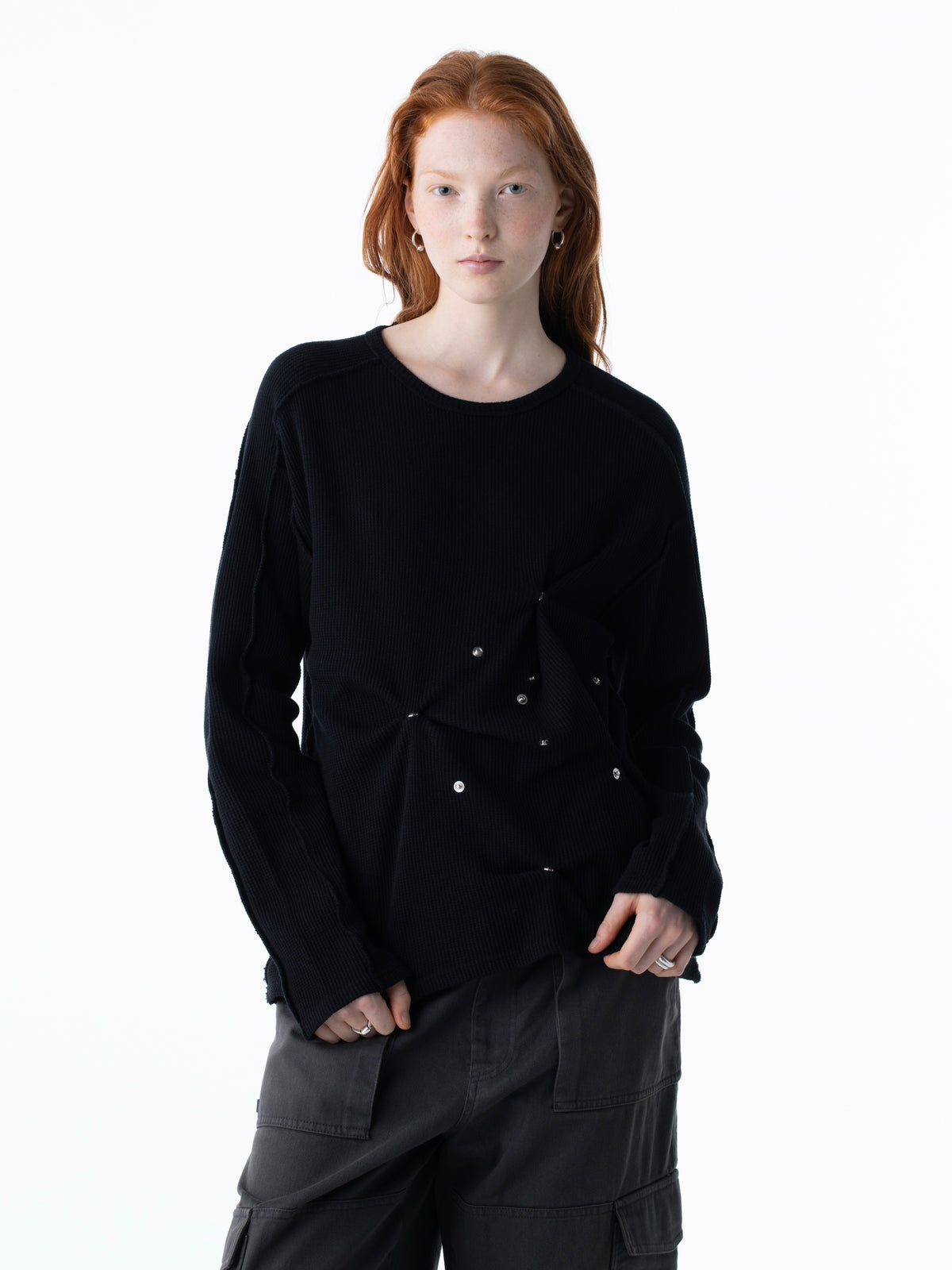 color:BLACK