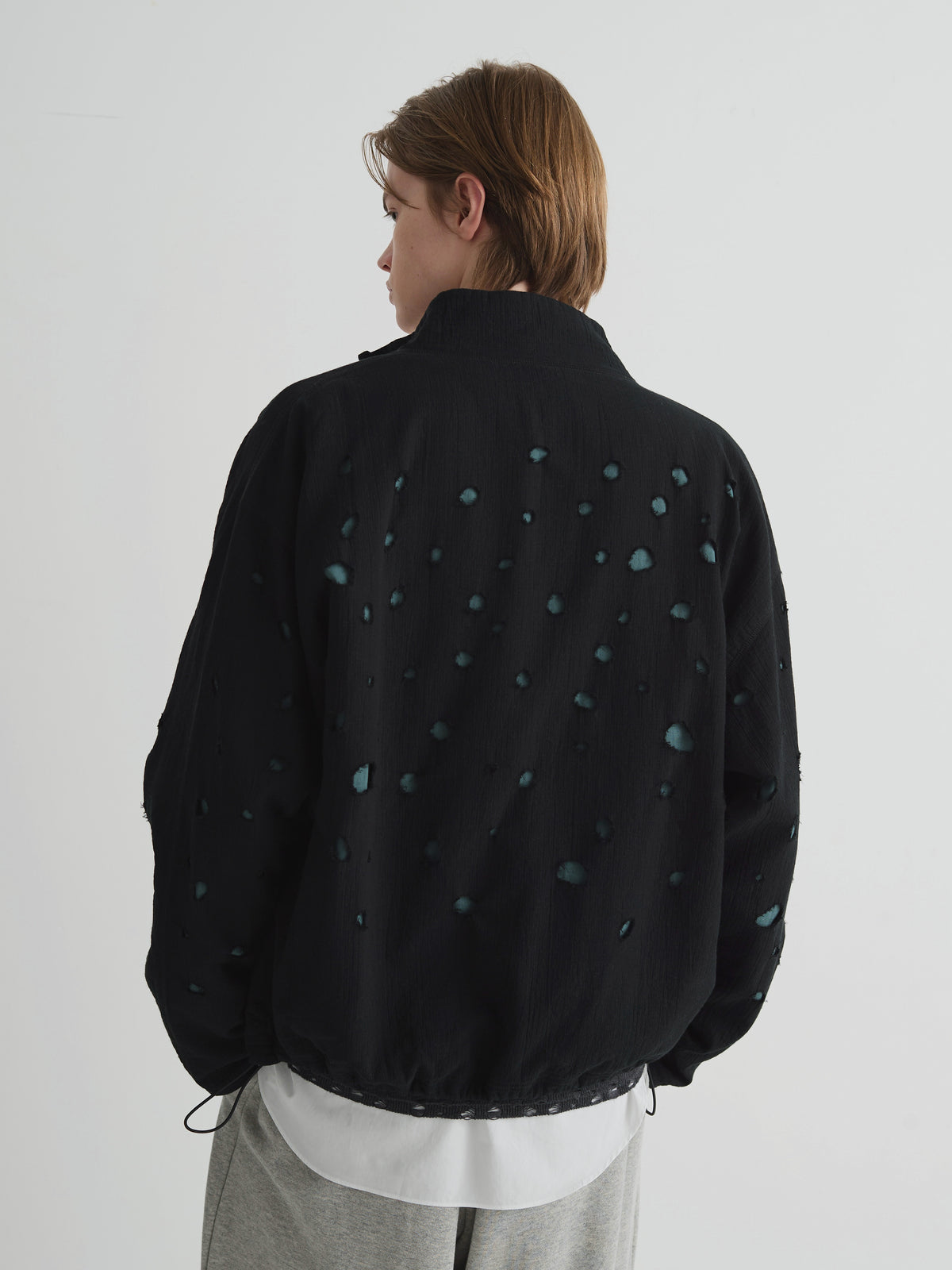 color:BLACK