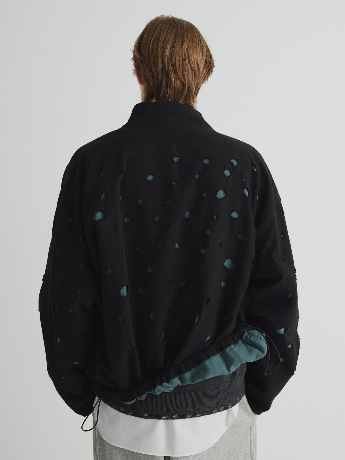color:BLACK