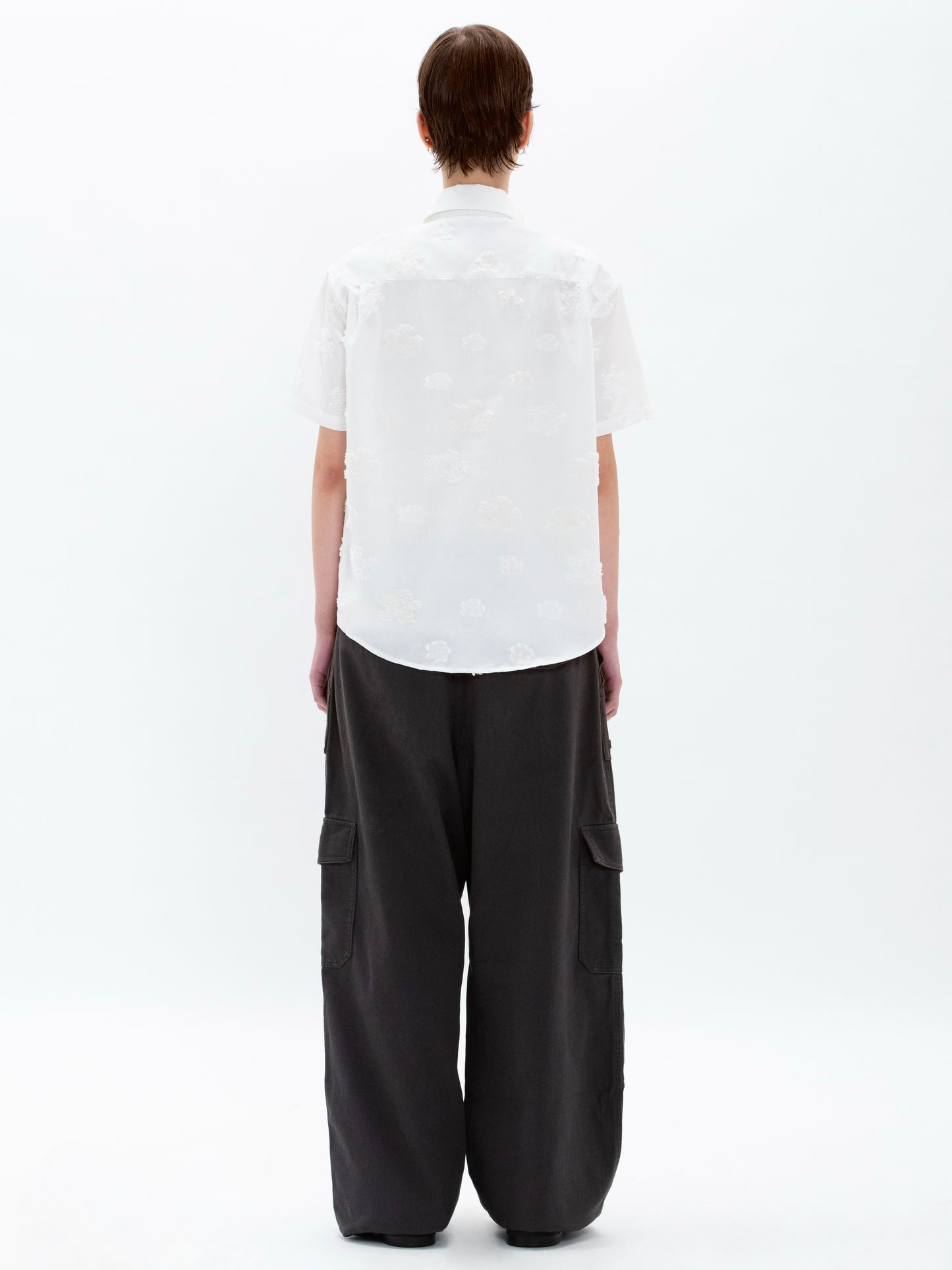 color:WHITE
