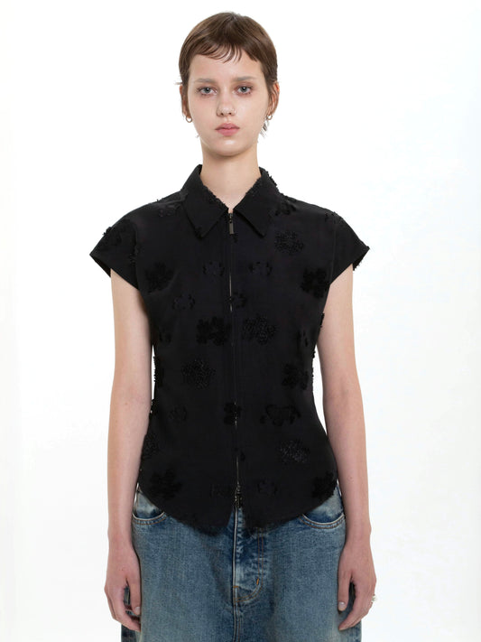 color:BLACK