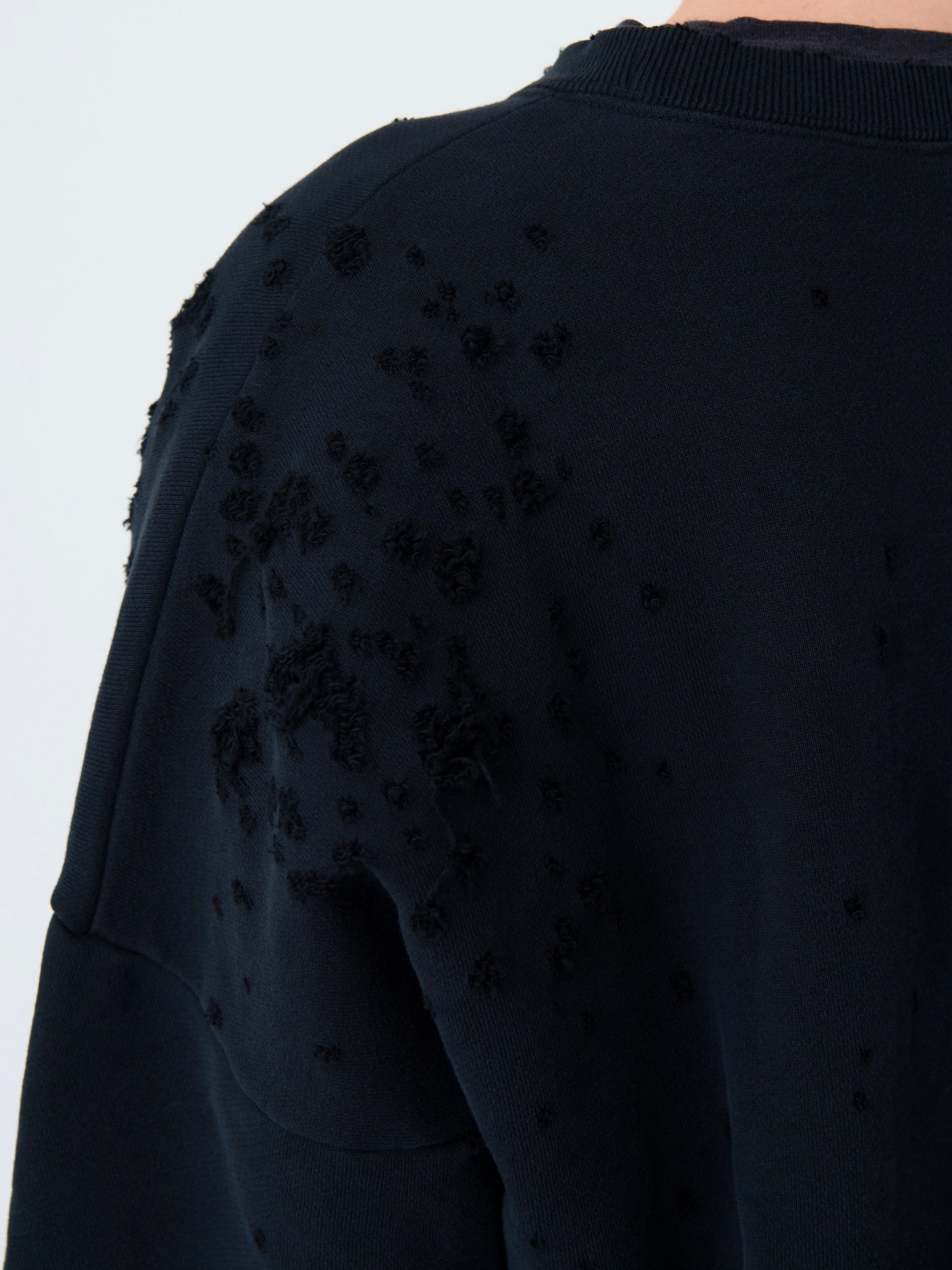 color:BLACK